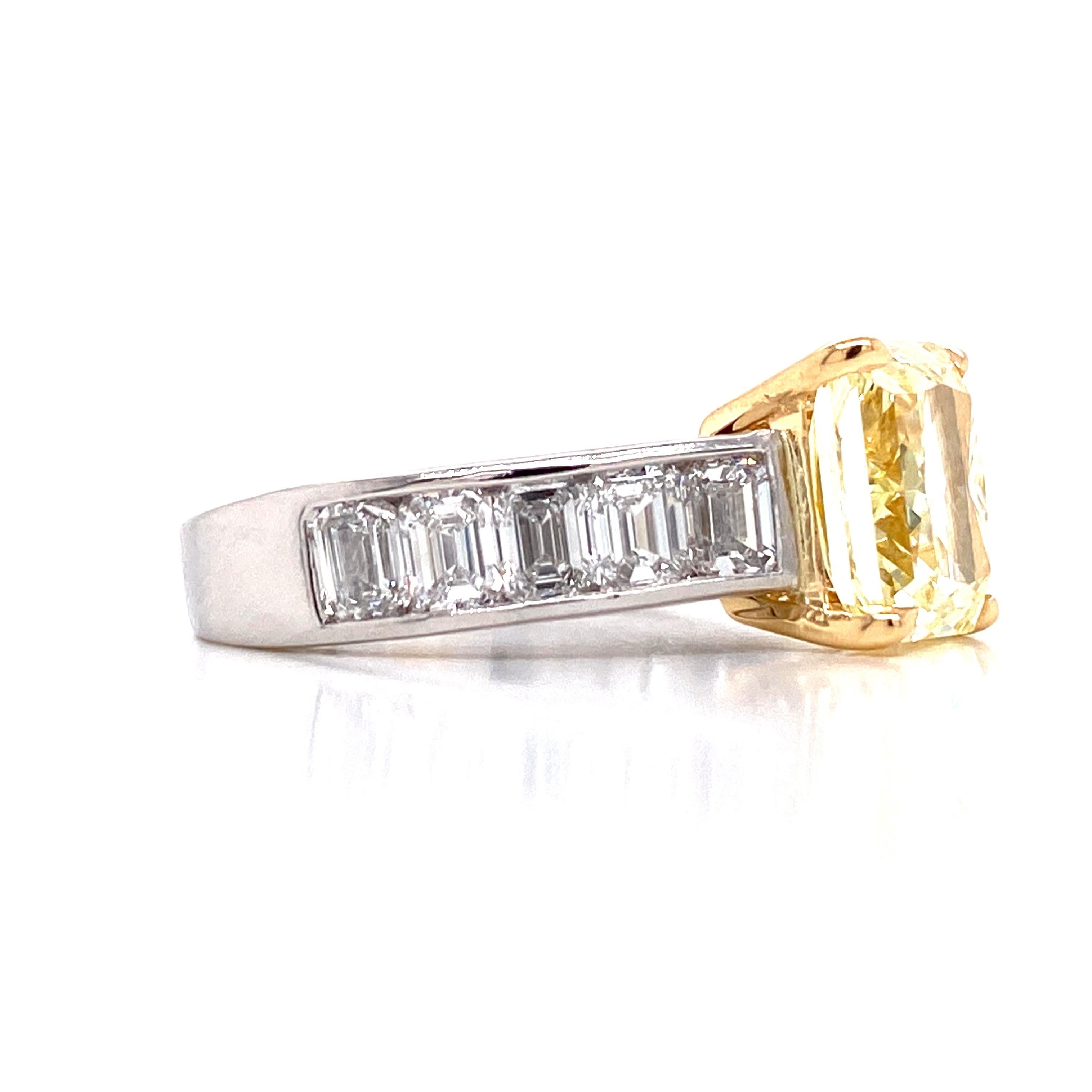Emilio Jewelry GIA Certified 3.50 Carat Fancy Yellow Diamond Ring In New Condition In New York, NY
