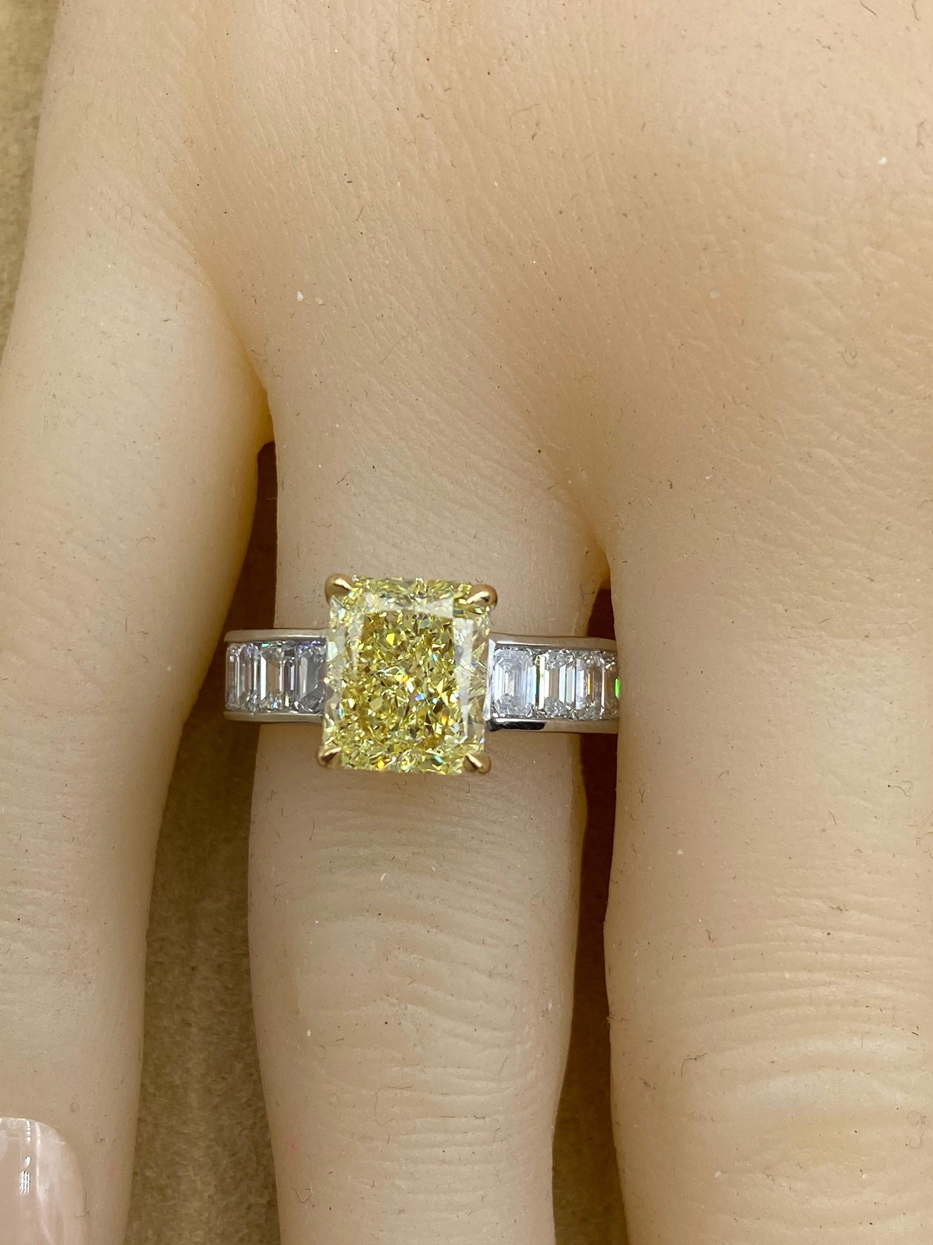 Emilio Jewelry GIA Certified 3.50 Carat Fancy Yellow Diamond Ring 2