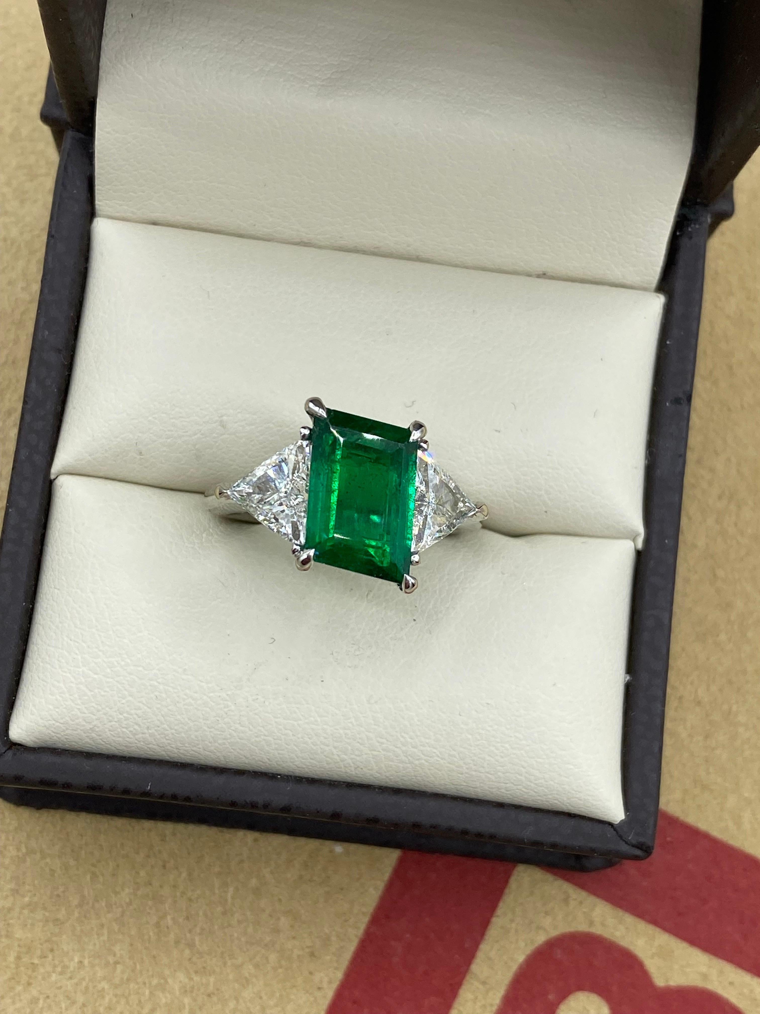 Hexagon Cut Emilio Jewelry AGL Certified 3.52 Carat Vivid Green Hexagon Emerald Diamond Ring For Sale