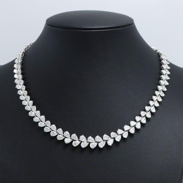 Emilio Jewelry Gia zertifizierte 38,00 Karat Diamant-Kreuz-Halskette  im Zustand „Neu“ im Angebot in New York, NY