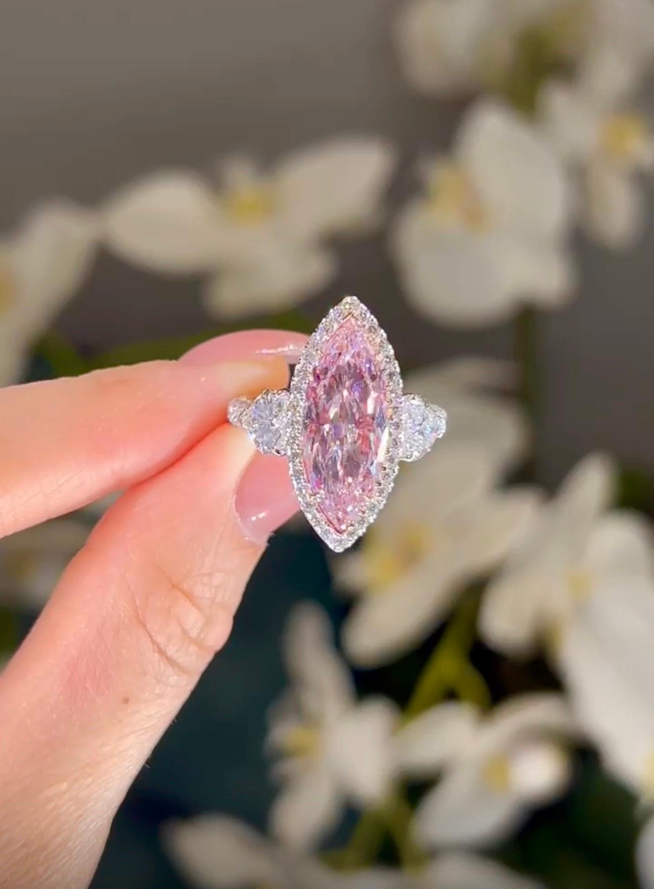 Taille Marquise Emilio ! Bague en diamant certifié GIA de 4,00 carats, de couleur rose Light Marquise. en vente