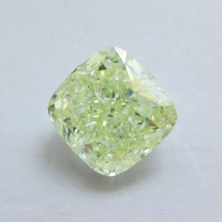 Emilio Jewelry GIA Certified 4.00 Carat Fancy Yellow Green Diamond In New Condition In New York, NY