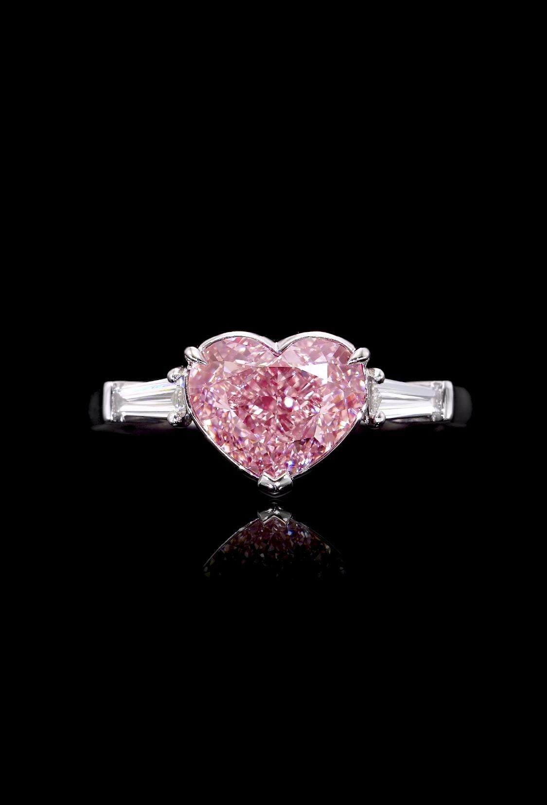 Women's Emilio Jewelry Gia Certified 4.04 Carat Fancy Light Pink Heart Diamond Ring For Sale