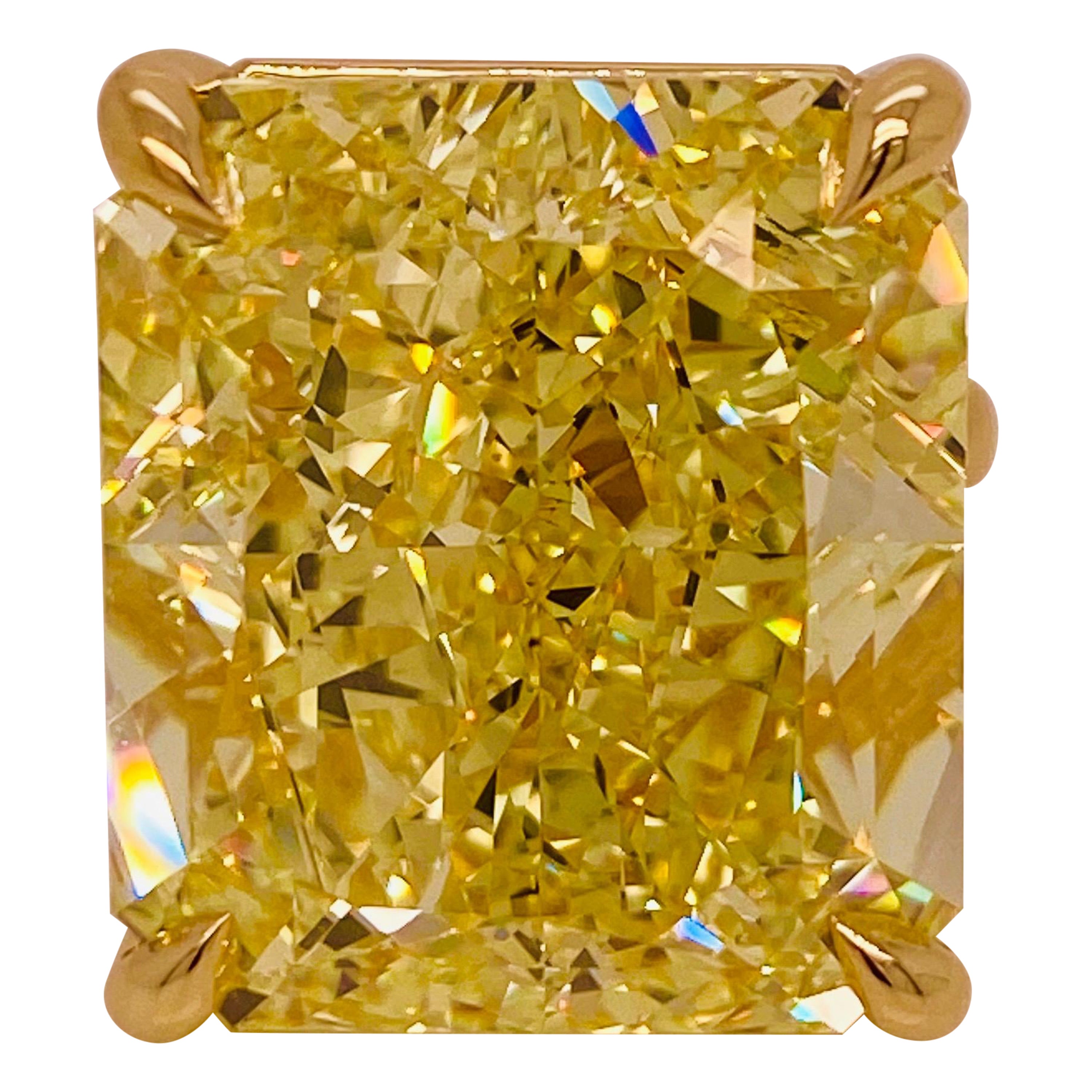 De la chambre forte du musée de la bijouterie Emilio !
Un diamant unique de 41,00ct + Fancy Intense Radiant Yellow, d'une couleur et d'une brillance époustouflantes ! Nous avons créé une monture simple à porter tous les jours. Peut être remanié par