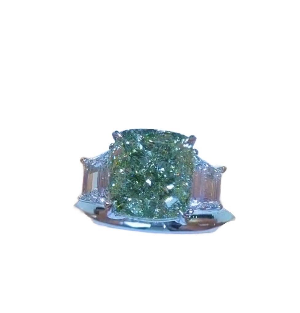 Cushion Cut Emilio Jewelry Gia Certified 4.20 Carat Fancy Green Diamond Ring For Sale