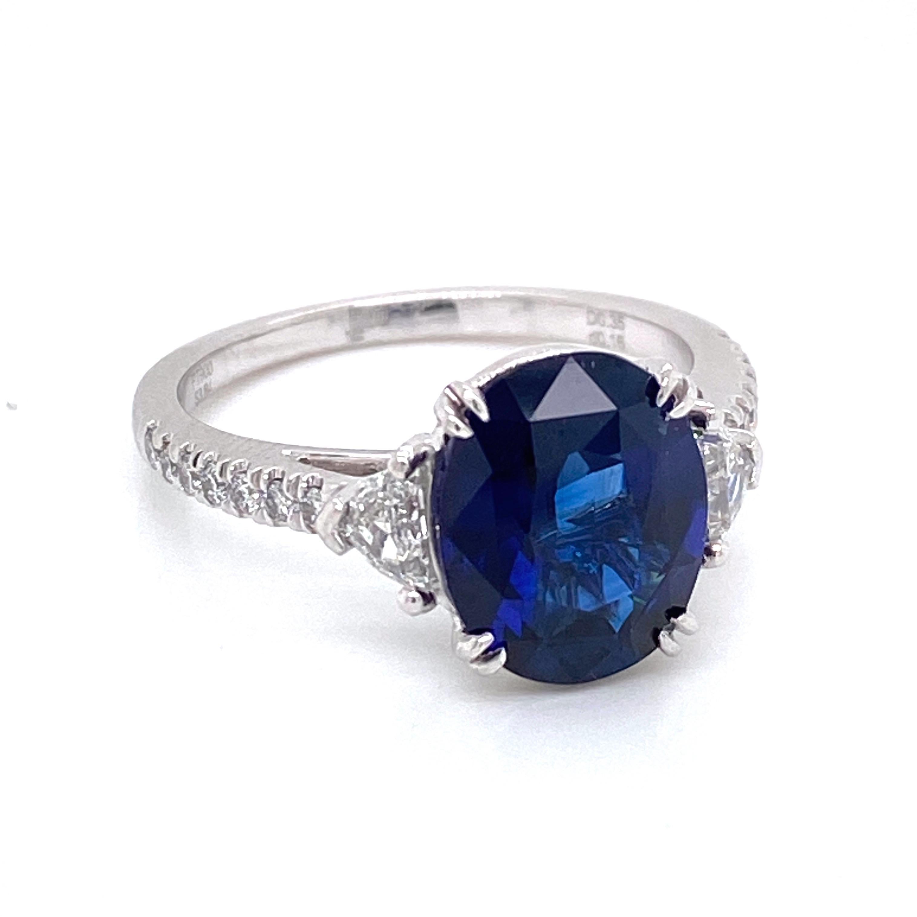 Emilio Jewelry GIA Certified 4.33 Carat Ceylon Sapphire Diamond Ring In New Condition For Sale In New York, NY