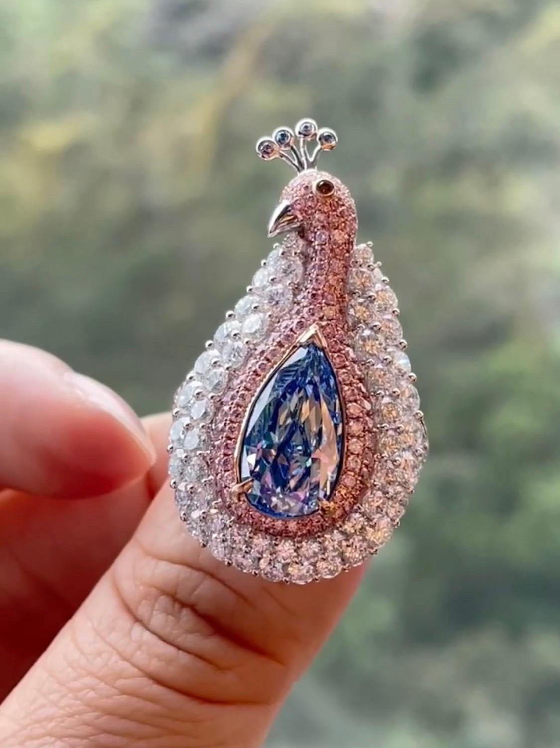 Taille poire Emilio Jewelry, multi-pièces de diamants bleu clair fantaisie de 4,50 carats certifiés GIA