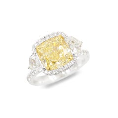 Emilio Jewelry Gia Certified 5.00 Carat Flawless Fancy Yellow Diamond Anillo