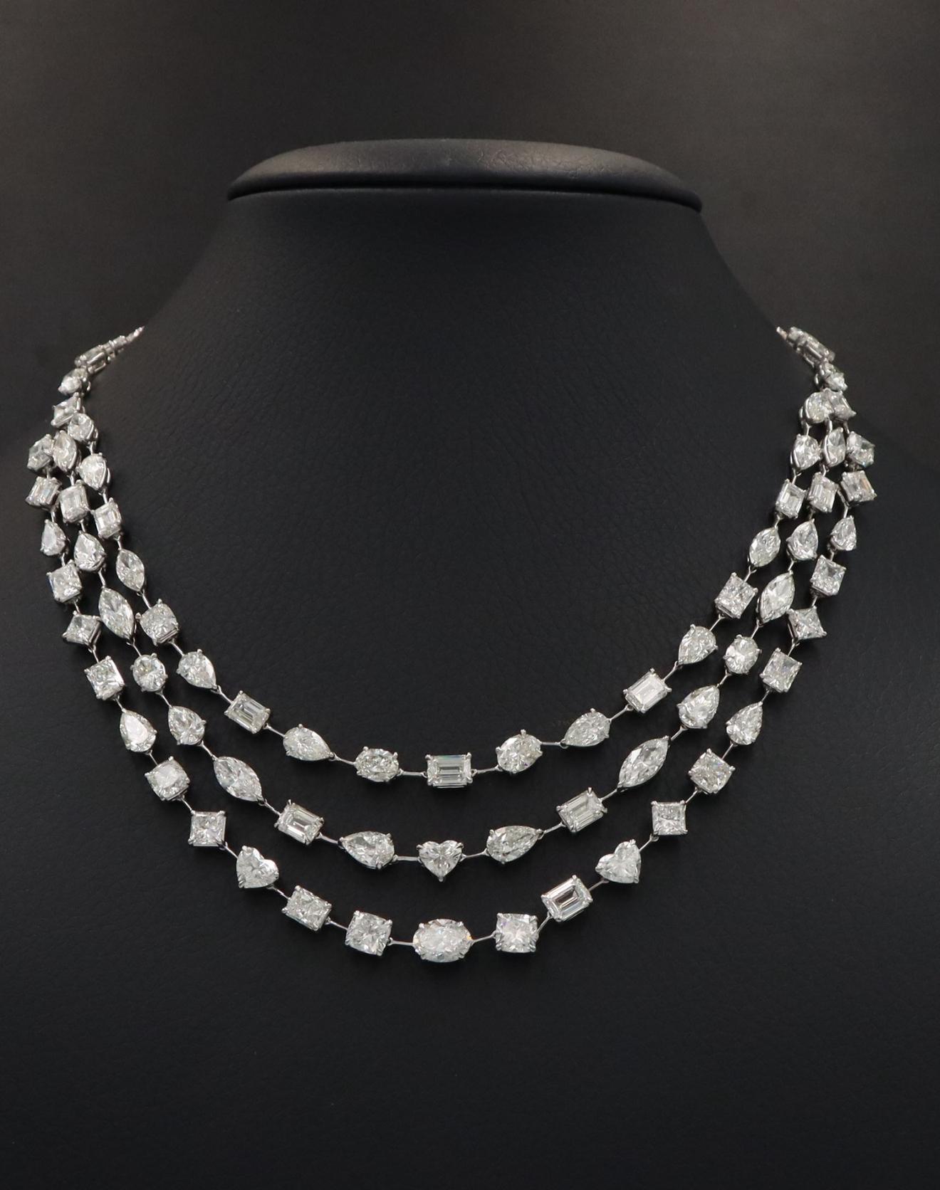 Cuore Emilio! Collana a tre fili con diamanti Red Carpet certificata GIA da 56,00 carati in vendita