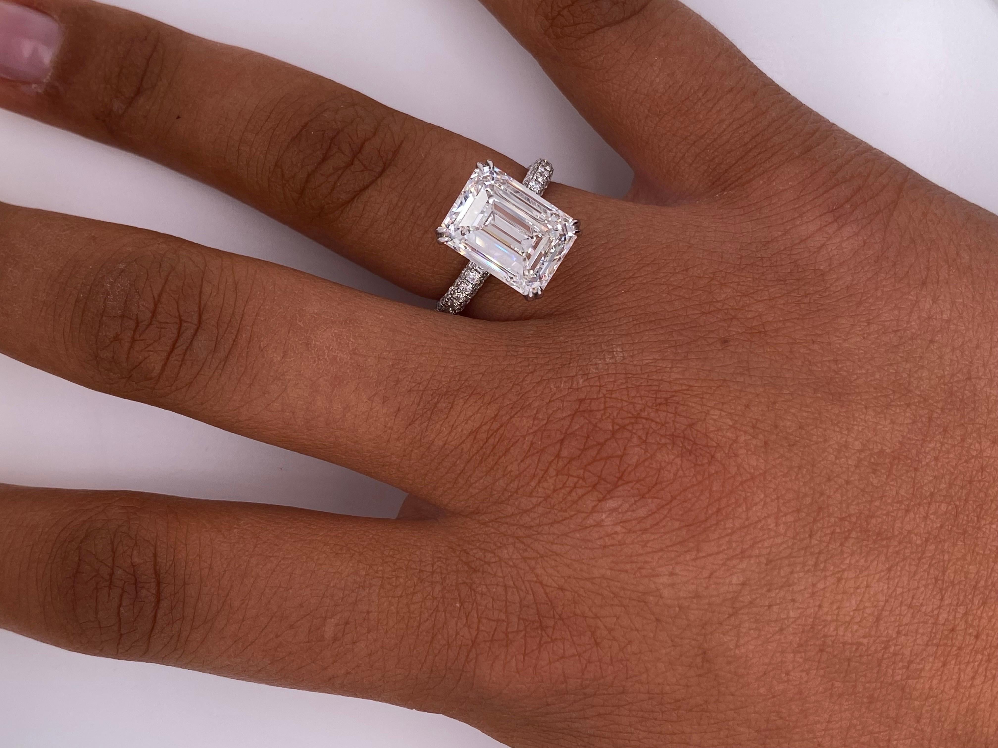 largest carat diamond ring