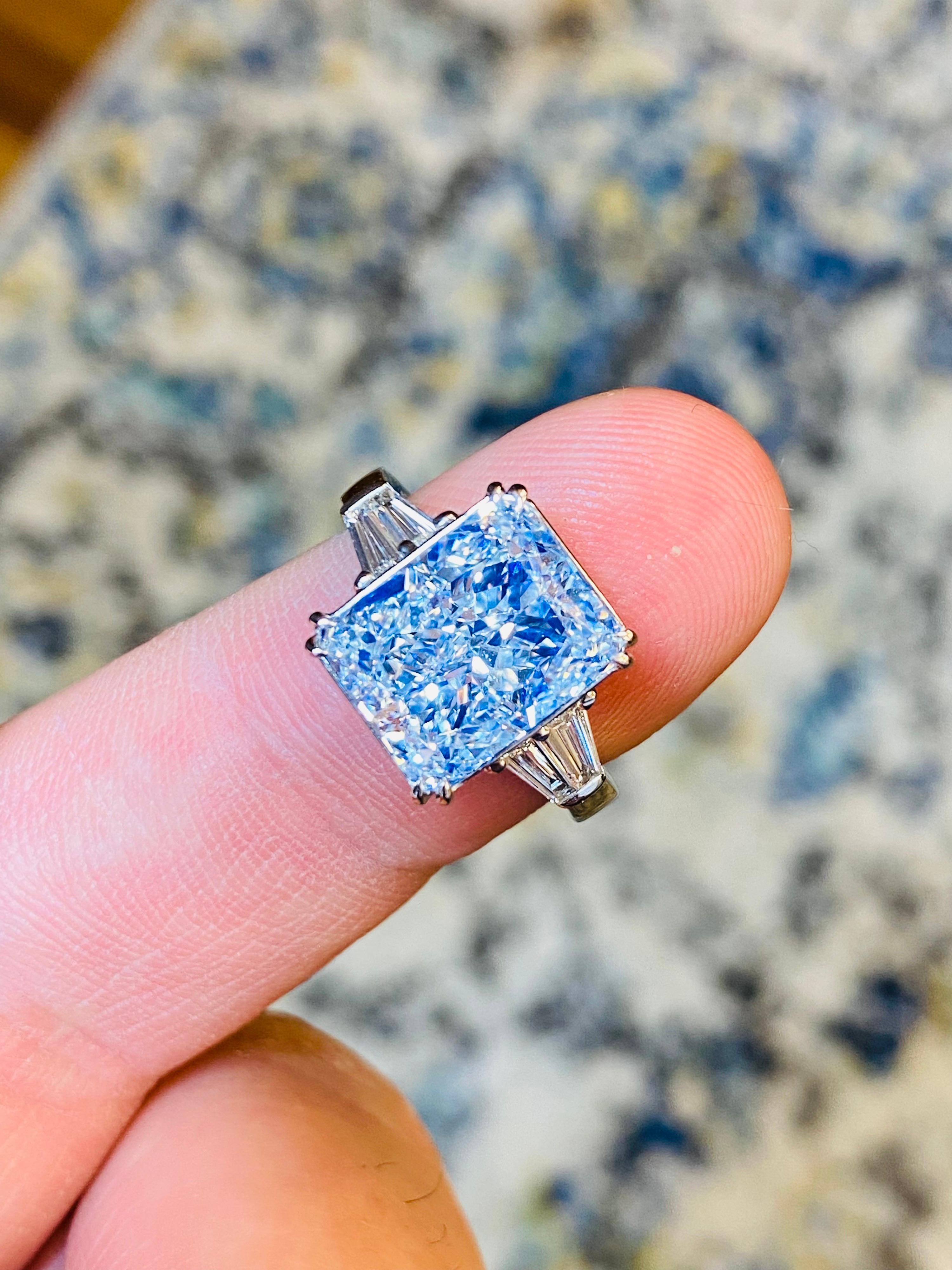 Emilio Jewelry GIA-zertifizierter 7,02 Karat natürlicher blauer Diamantring für Damen oder Herren im Angebot