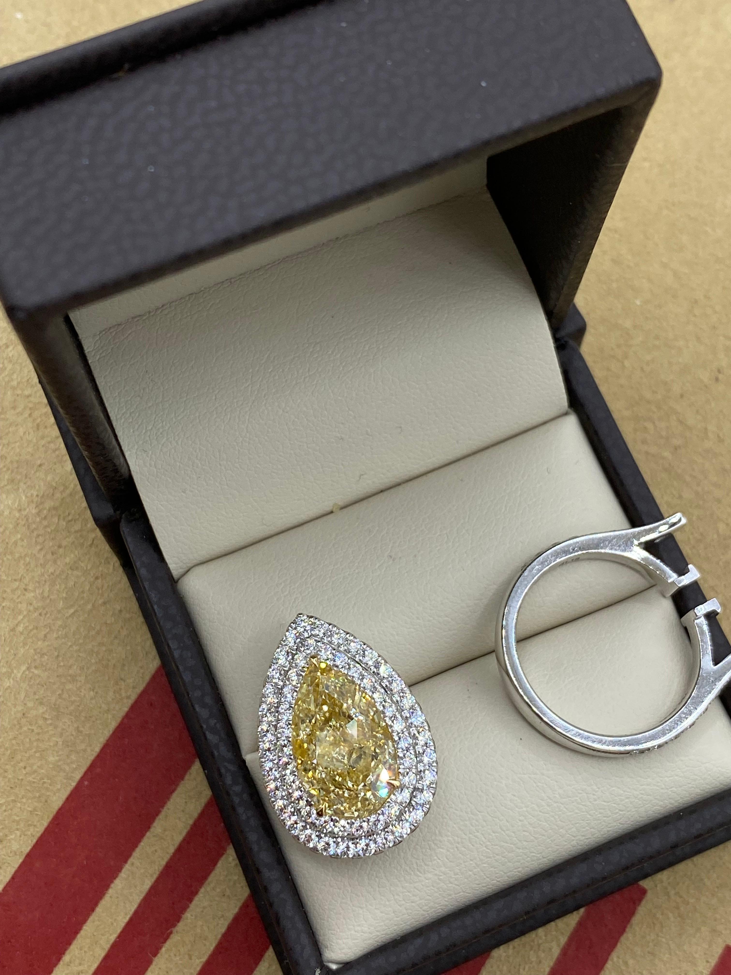 Women's or Men's Emilio Jewelry GIA Certified 7.18 Carat Yellow Diamond Ring and Pendant  For Sale