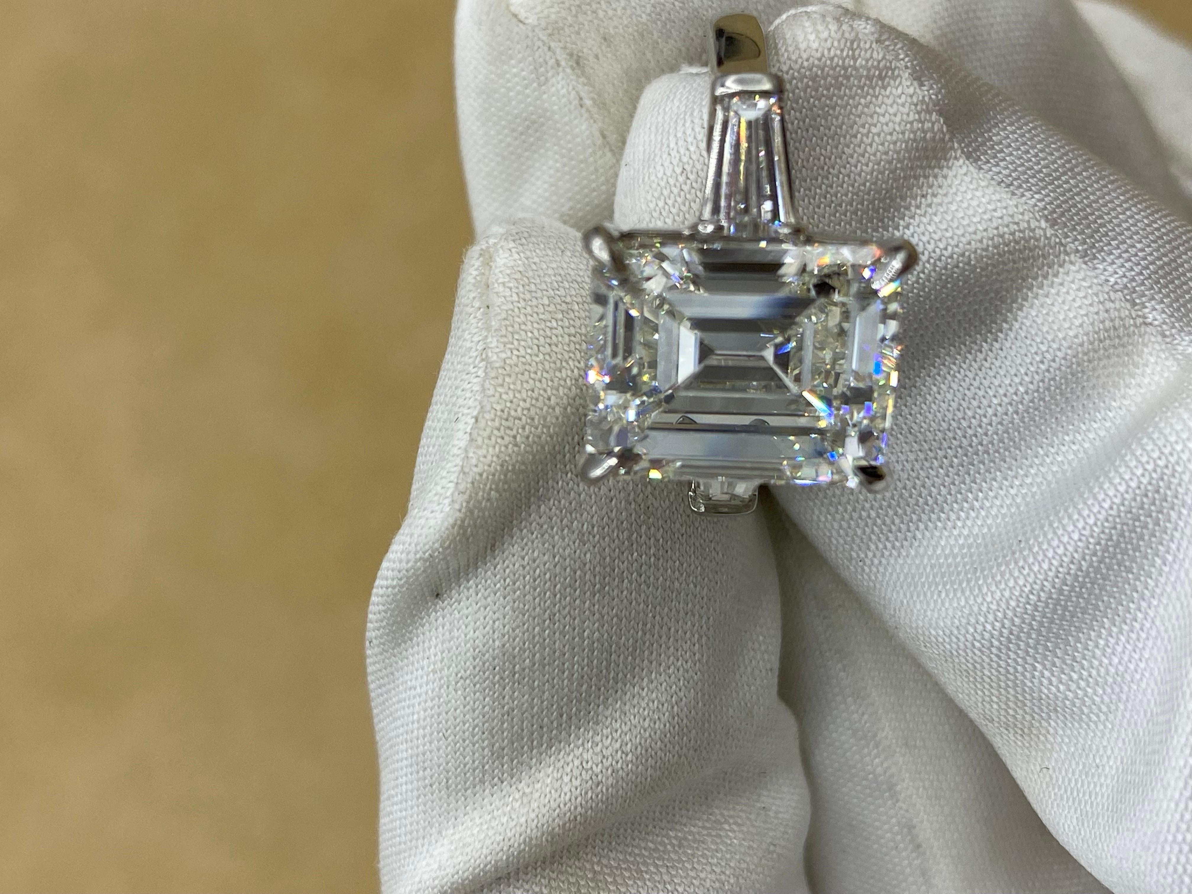 Emilio Jewelry Bague avec diamant taille émeraude certifié Gia de 7,75 carats Unisexe en vente