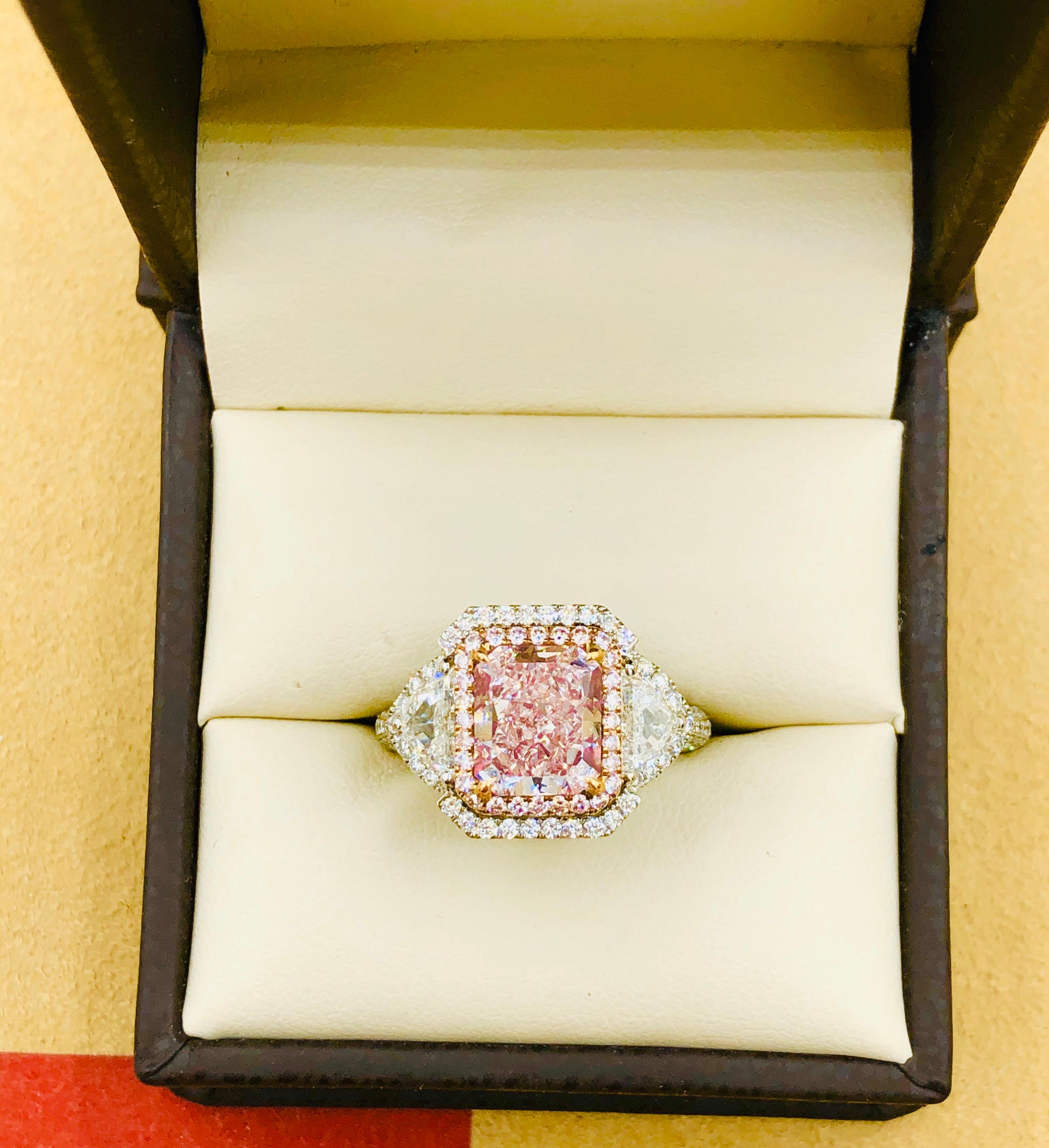 Emilio Jewelry GIA Certified 3.00 Carat Fancy Light Pink Diamond Ring In New Condition In New York, NY