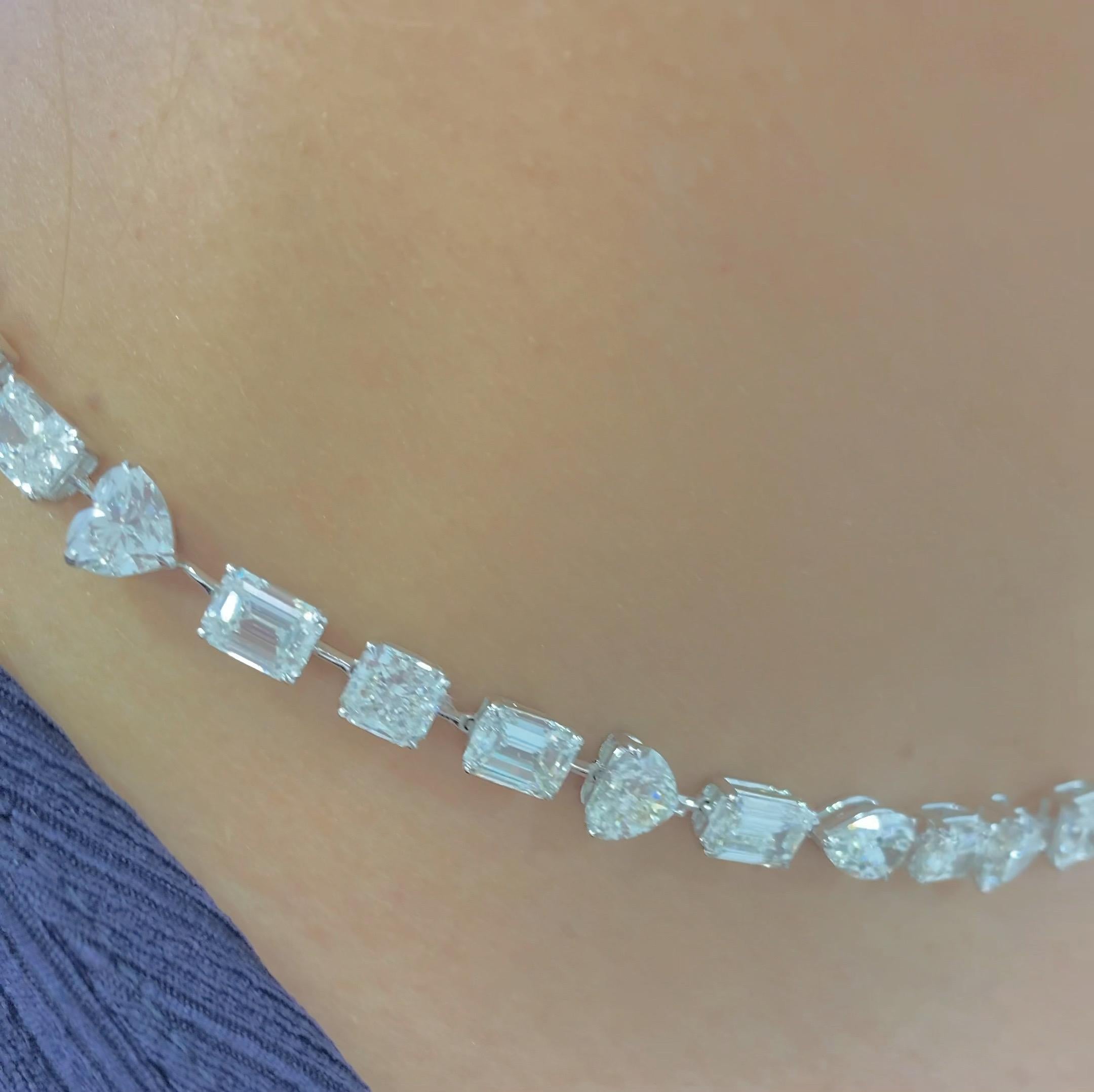 Taille mixte Emilio Jewelry, collier ras du cou en diamants multiformes certifiés Gia de 46,00 carats en vente