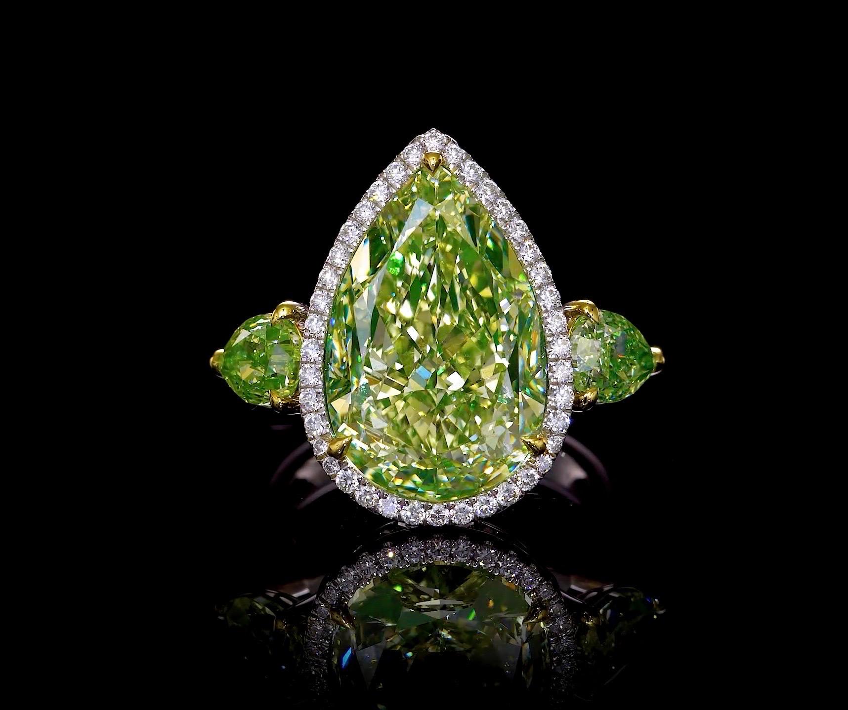Another hand made masterpiece from the Museum Vault At Emilio Jewelry, located on New York's iconic Fifth Avenue.
Please inquire for additional details, certificates, pricing, or any other questions.
Emilio is an expert in natural fancy colored
