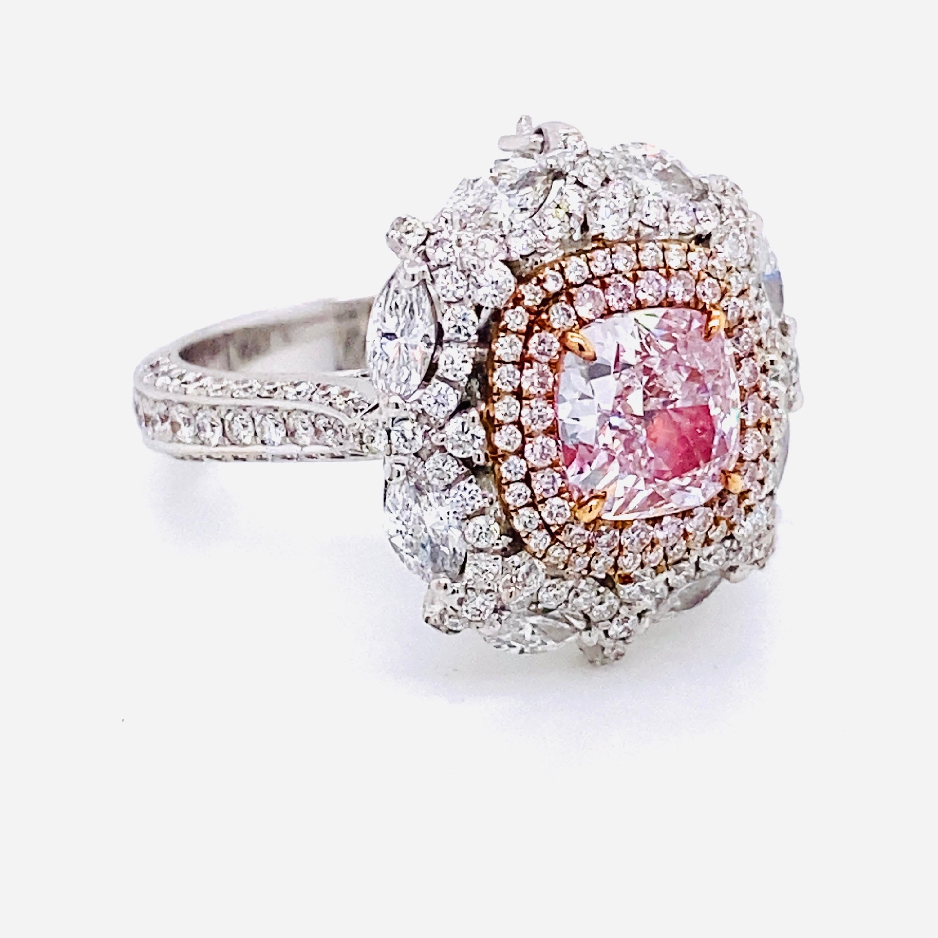 Taille coussin Emilio Jewelry, bague en diamant rose clair pur certifié GIA en vente