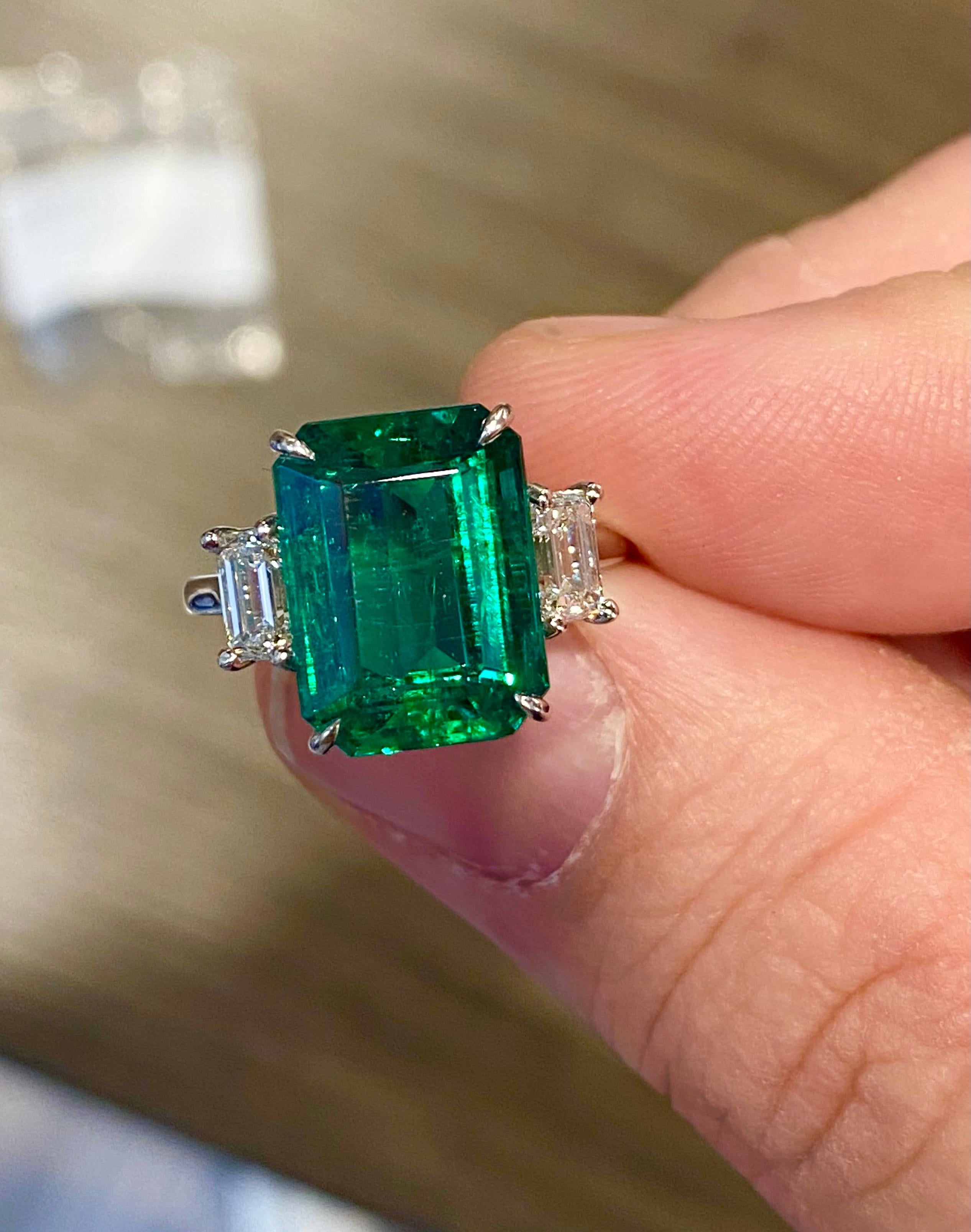 From Emilio Jewelry, a well known and respected wholesaler/dealer located in the Iconic Gem Tower/Gia Building in New York's Diamond District.
Featuring one of the most special and magnificent emeralds we have seen! 
Spectacular fine hand made