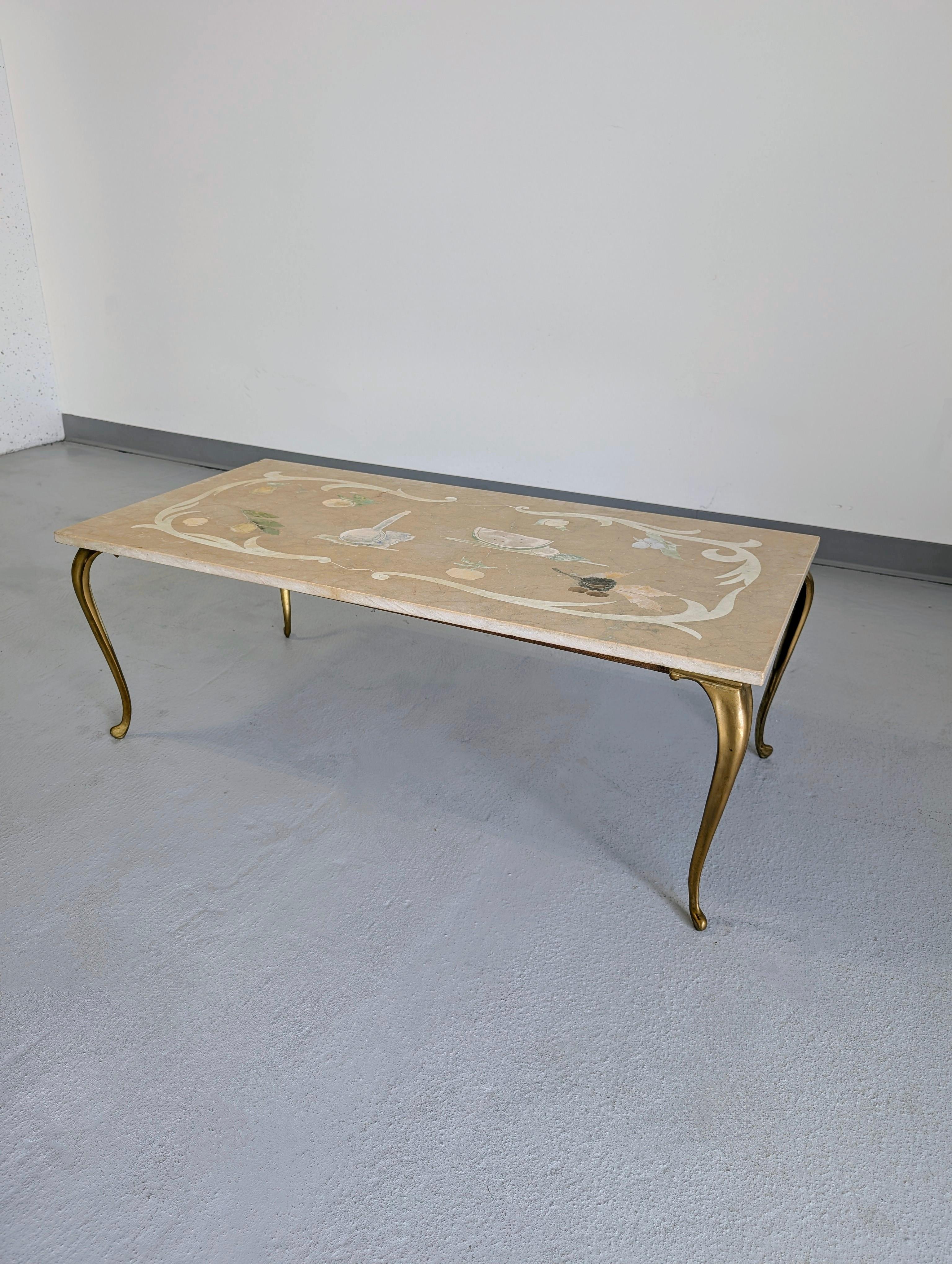 Laiton Table basse italienne Scagliola incrustée en marbre Emilio Martelli en vente