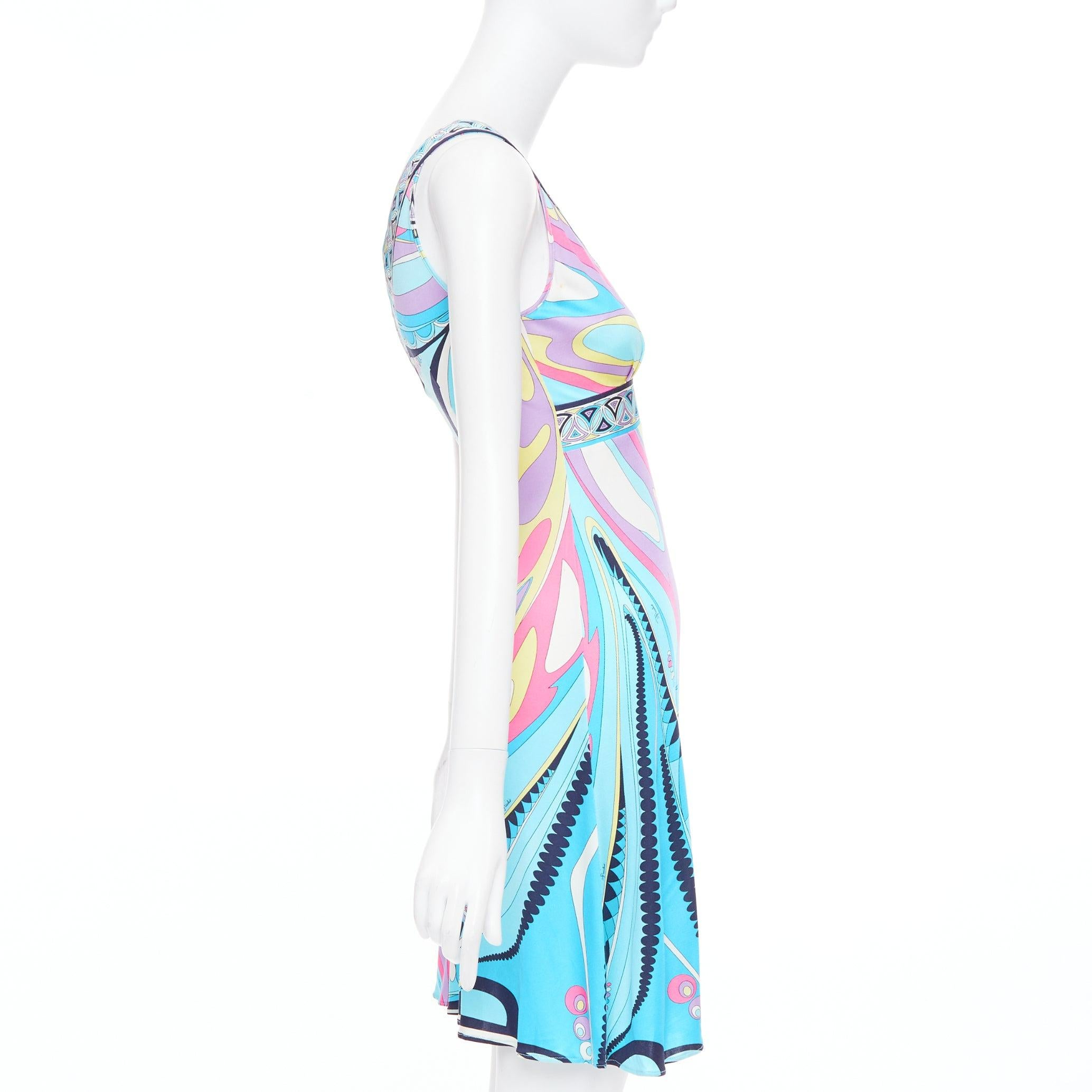 EMILIO PUCCI 100% Seide hellblau kaleidoskopischer Druck Minikleid IT40 S im Zustand „Relativ gut“ im Angebot in Hong Kong, NT