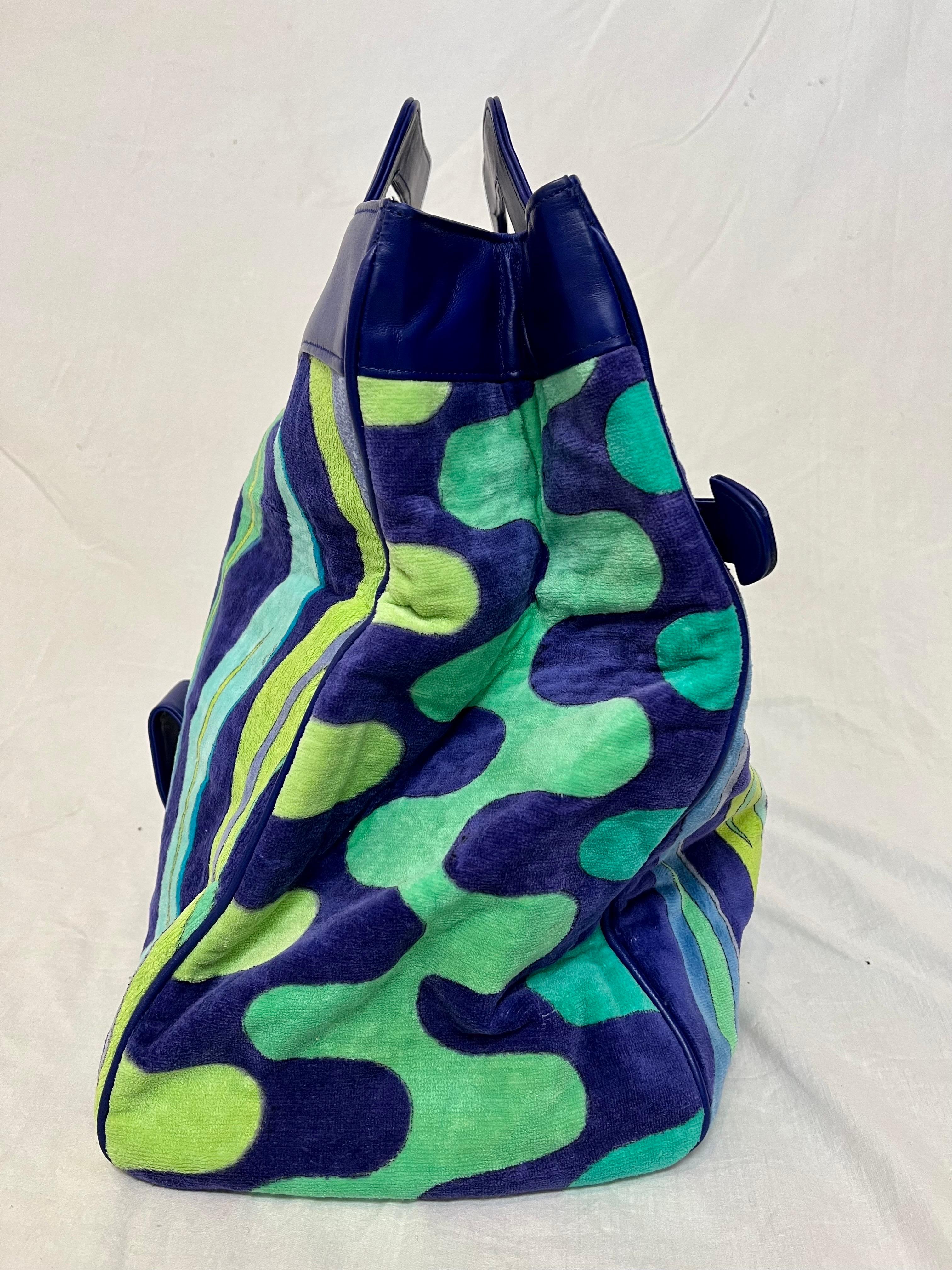 Emilio Pucci 1960s Large Velour Signed Fold over Double Handle Beach Tote Bag In Good Condition In Atlanta, GA
