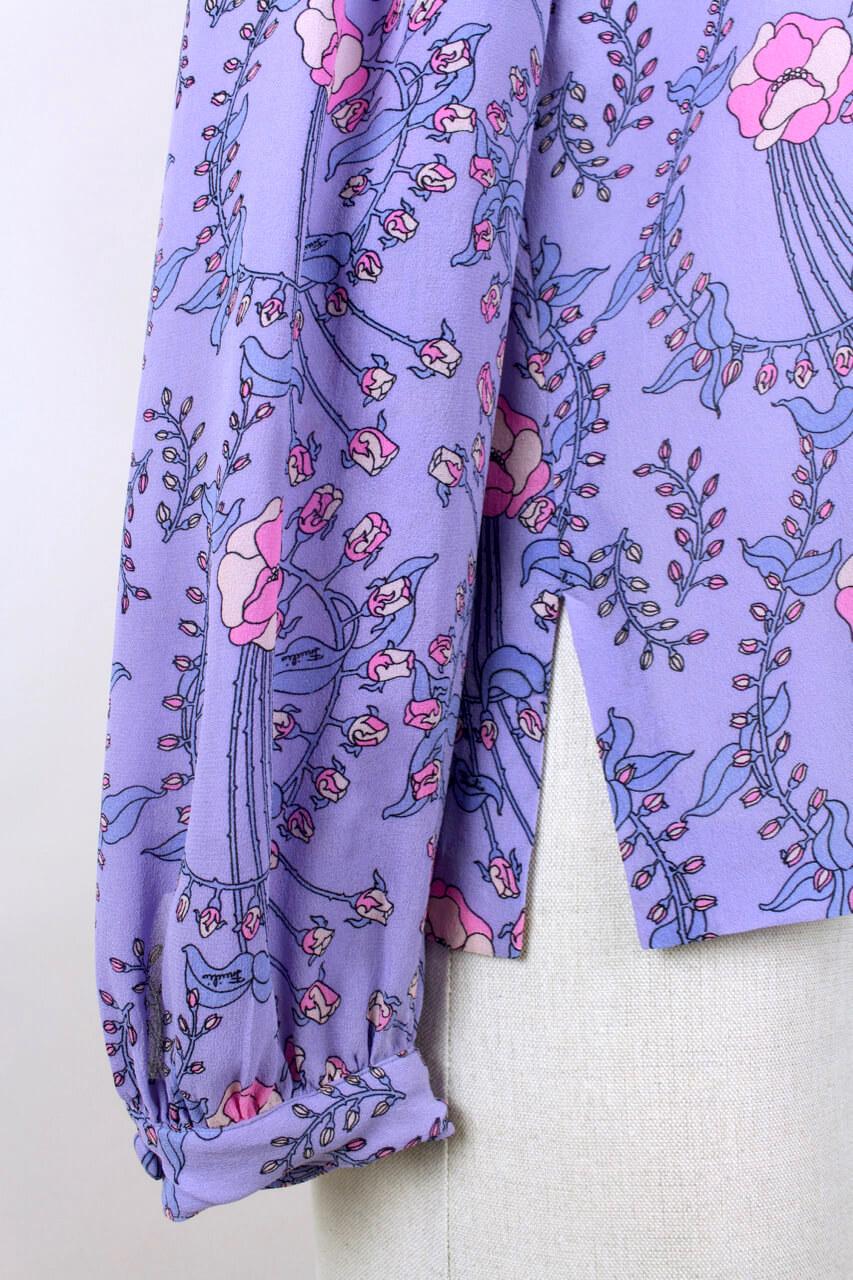 EMILIO PUCCI 1970s Signature Lilac Floral Print Bow Tie Silk Blouse & Scarf Set In Excellent Condition In Munich, DE