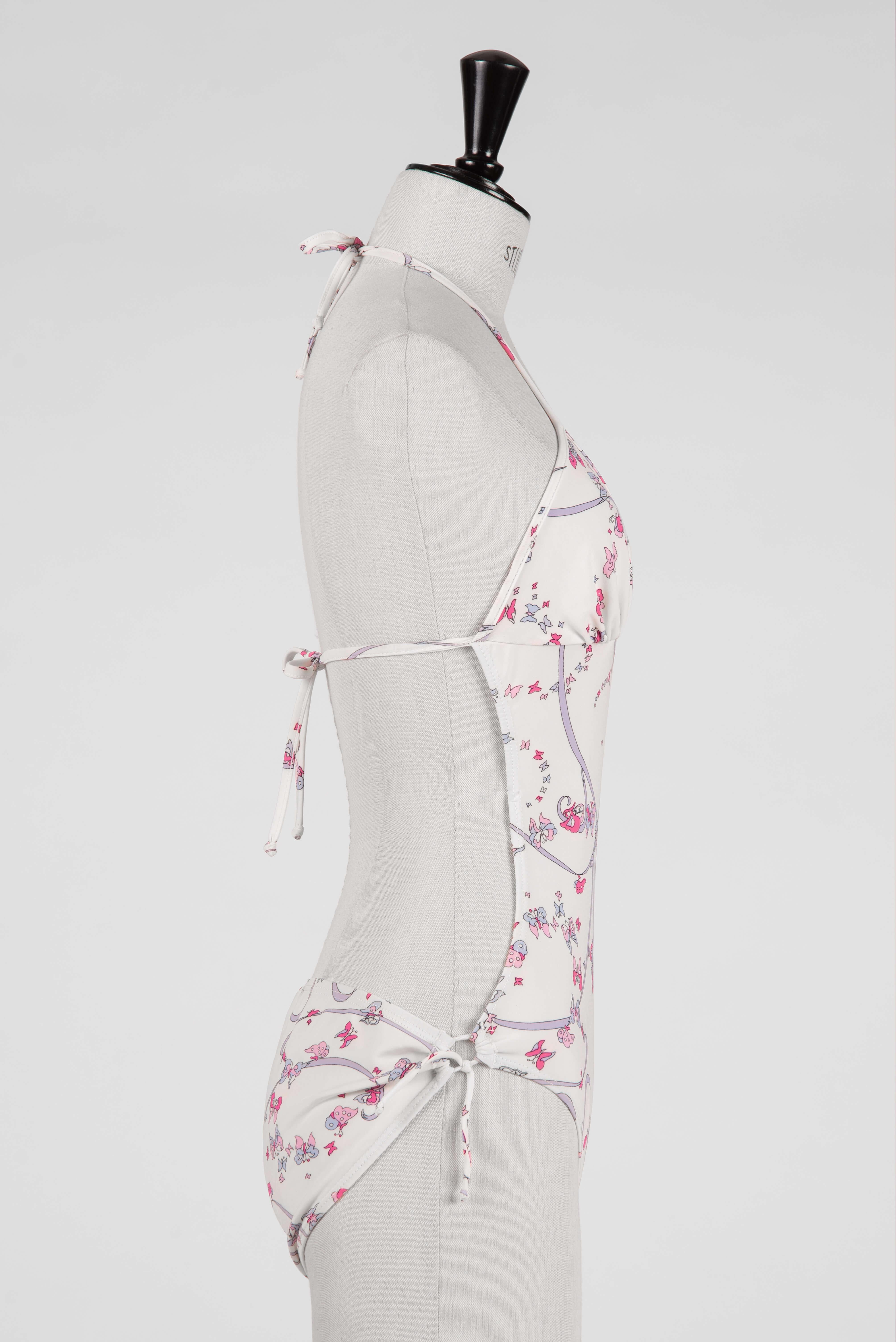 EMILIO PUCCI 1970s Bianco Rosa Firma Farfalla Stampa Costume da bagno intero In condizioni ottime in vendita a Munich, DE