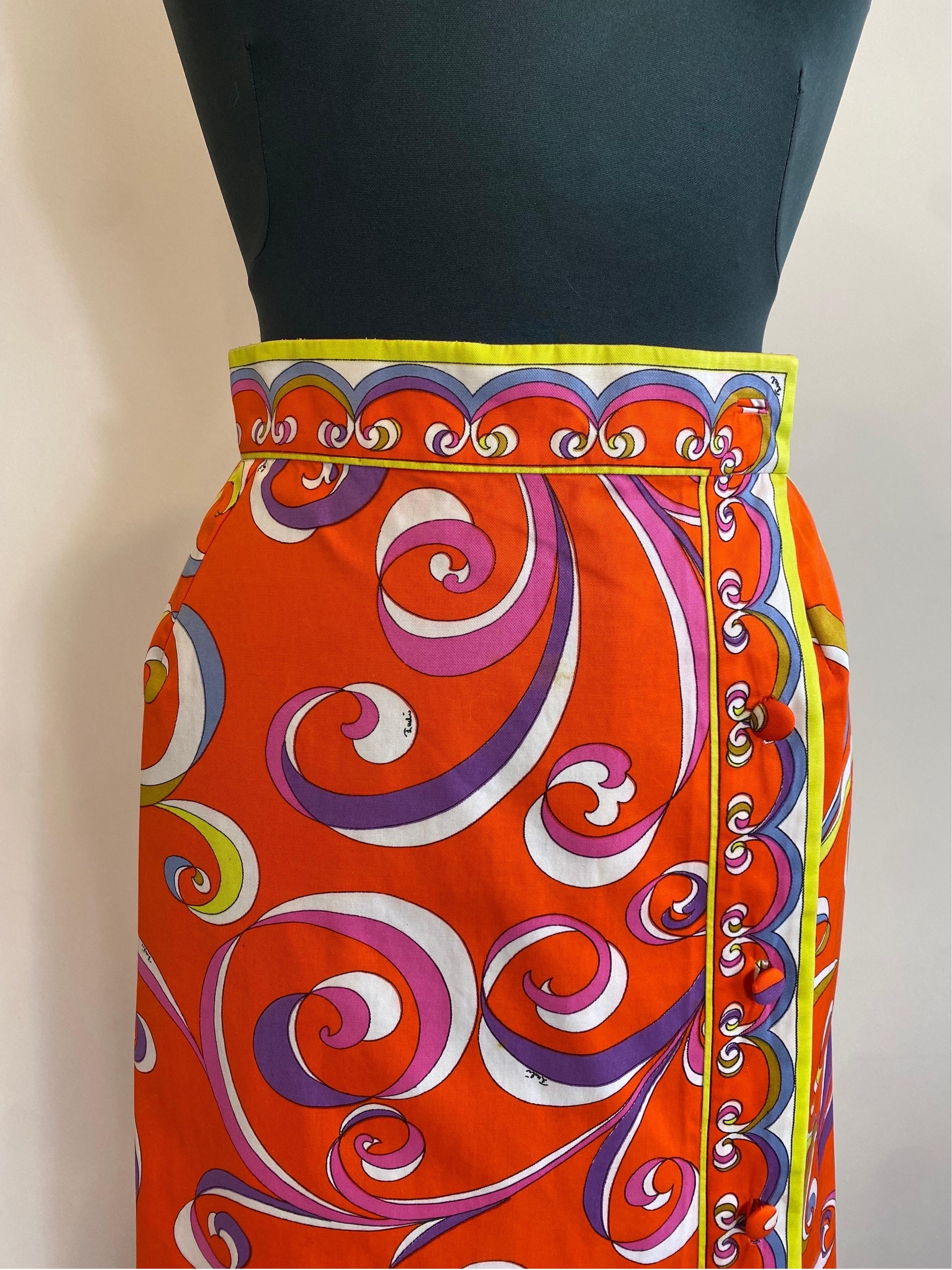 Emilio Pucci 70s vintage Orange Flower Skirt In Good Condition For Sale In Carnate, IT