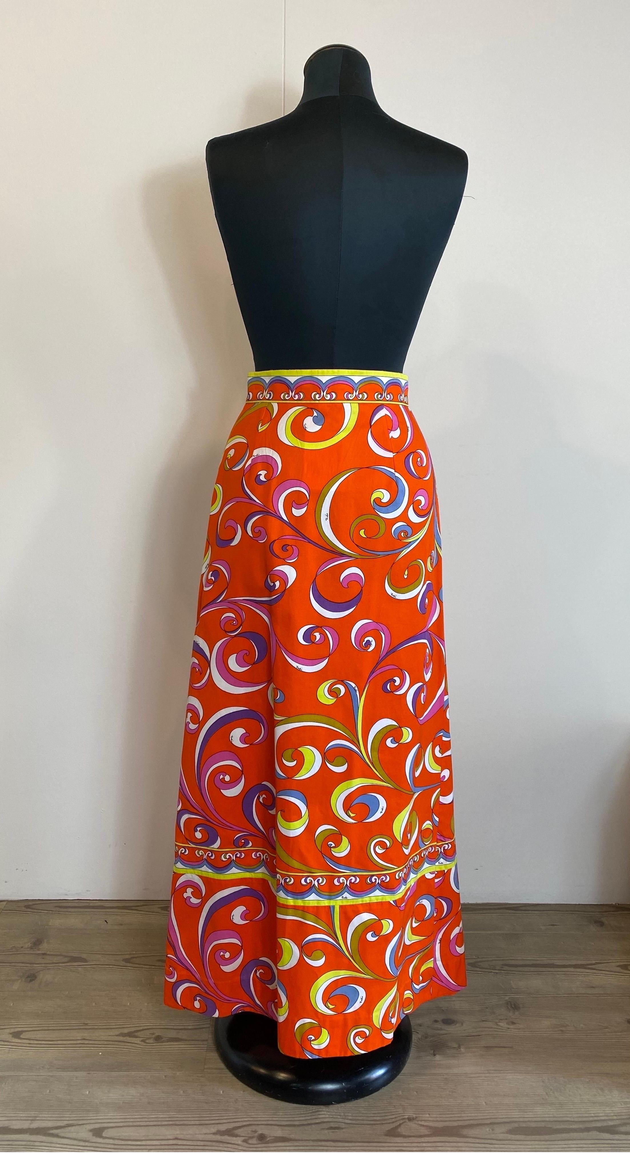 Emilio Pucci 70s vintage Orange Flower Skirt For Sale 3