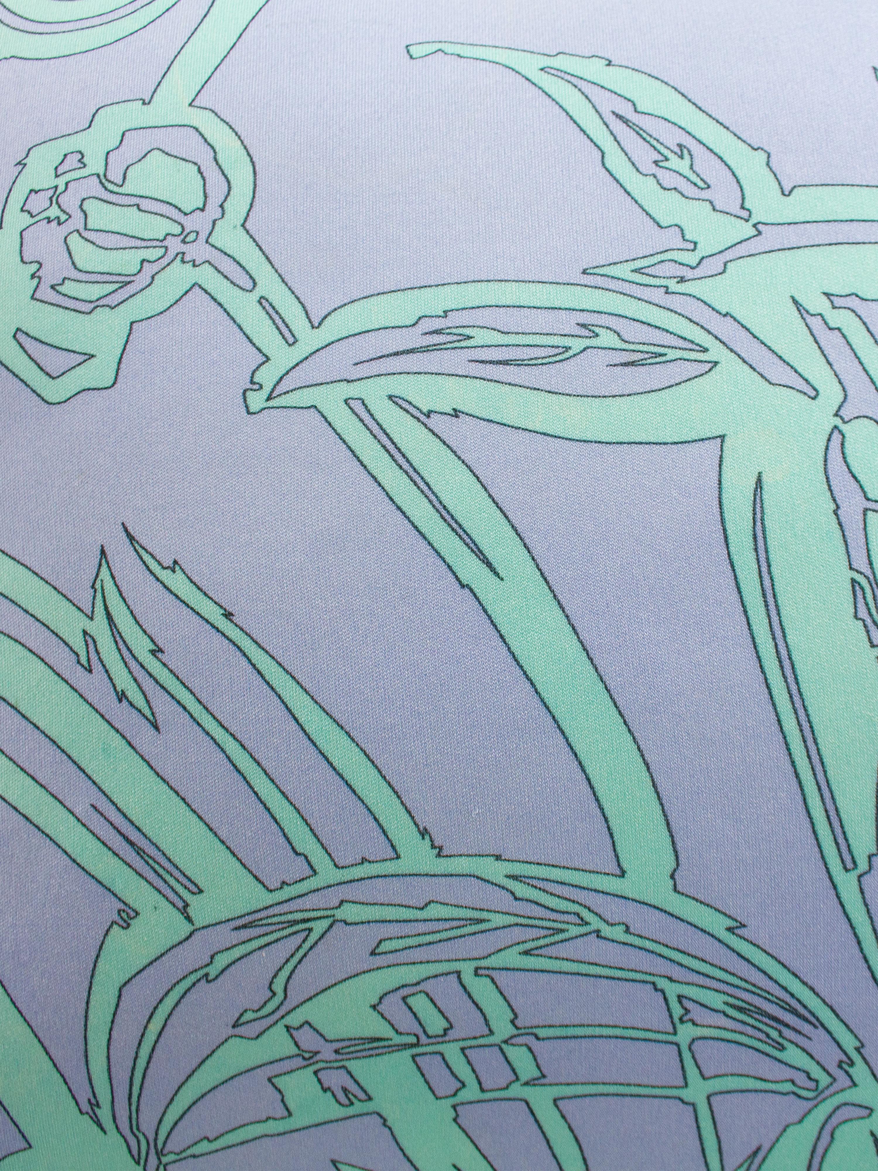 Blu Cuscino decorativo in seta e velluto con stampa floreale astratta di Emilio Pucci! in vendita