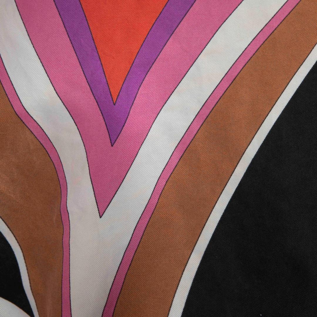 Emilio Pucci Top gráfico de seda con estampado abstracto Talla M en Bueno estado para la venta en London, GB