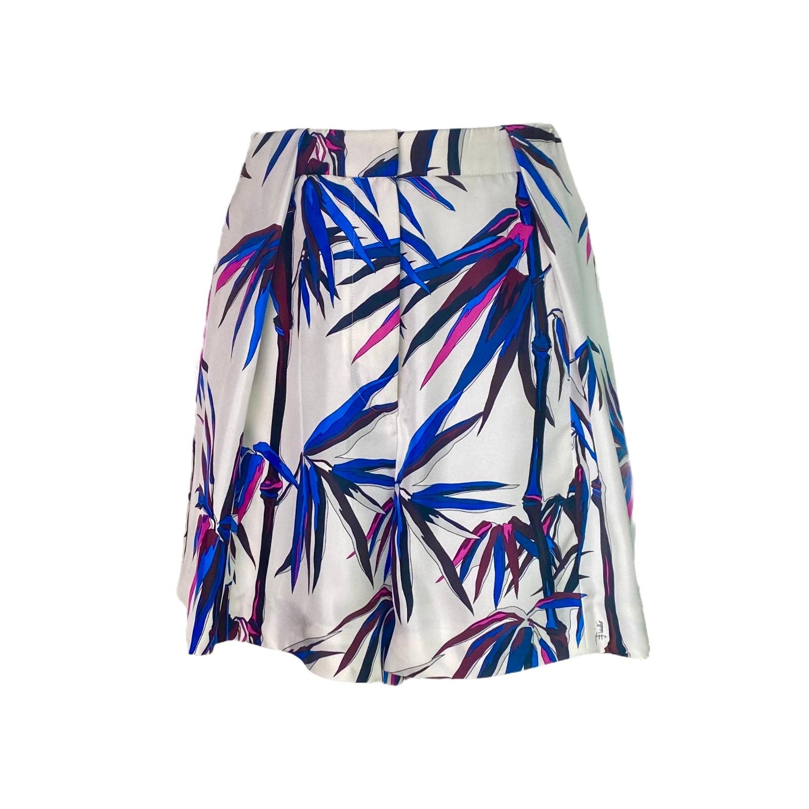 Emilio Pucci Tropical Bamboo Signature Print Seide Top Shorts Anzug Ensemble Set (Blau) im Angebot