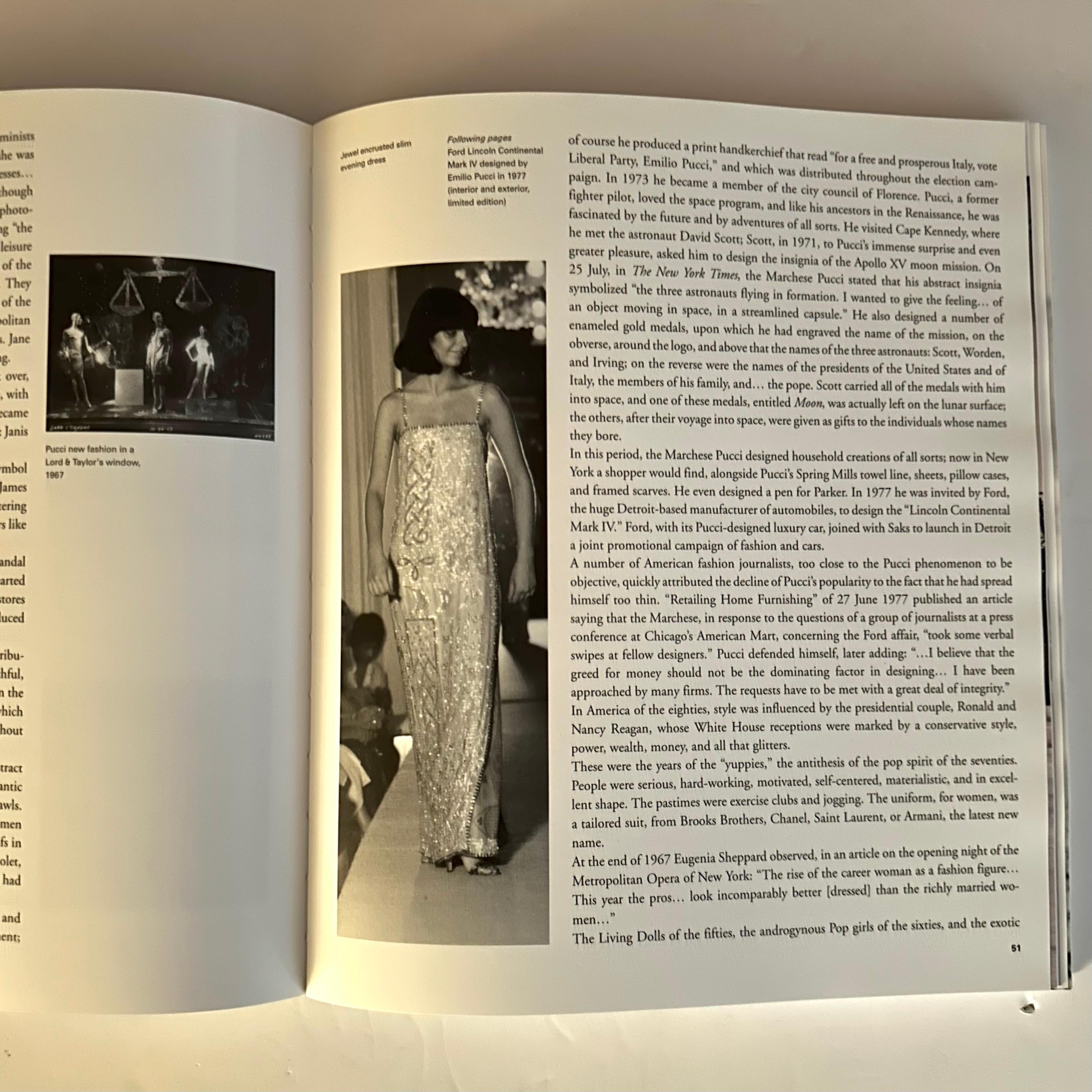Emilio Pucci: Biennale di Firenze, Looking at Fashion - 1st edition, 1996 For Sale 1