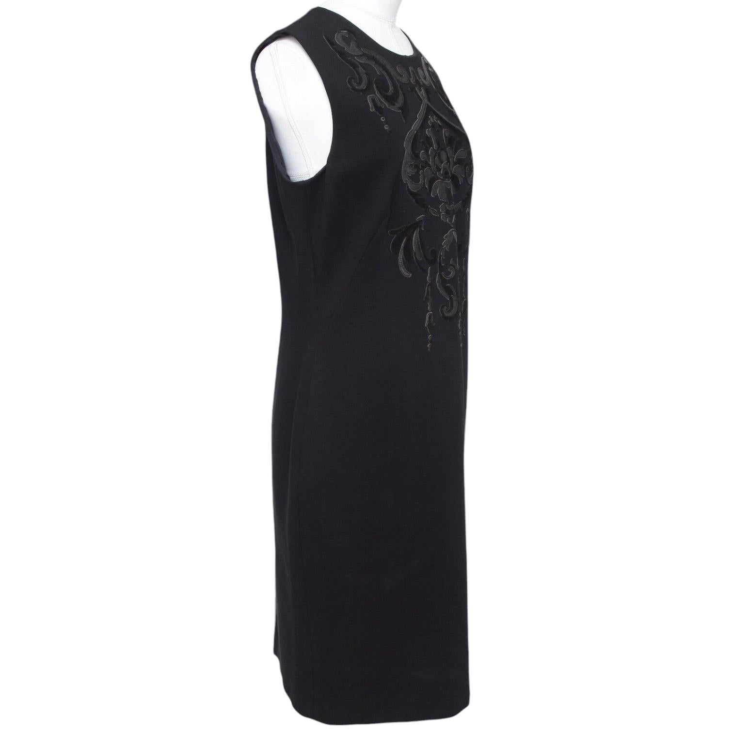 GUARANTEED AUTHENTIC TERRIFIC EMILIO PUCCI LEATHER TRIMMED DRESS


Design:
- Sheath silhouette black sleeveless viscose blend black dress.
- Leather applique at front.
- Crewneck.
- Concealed rear side zipper.
- Fully lined.

Material: 85% Viscose,