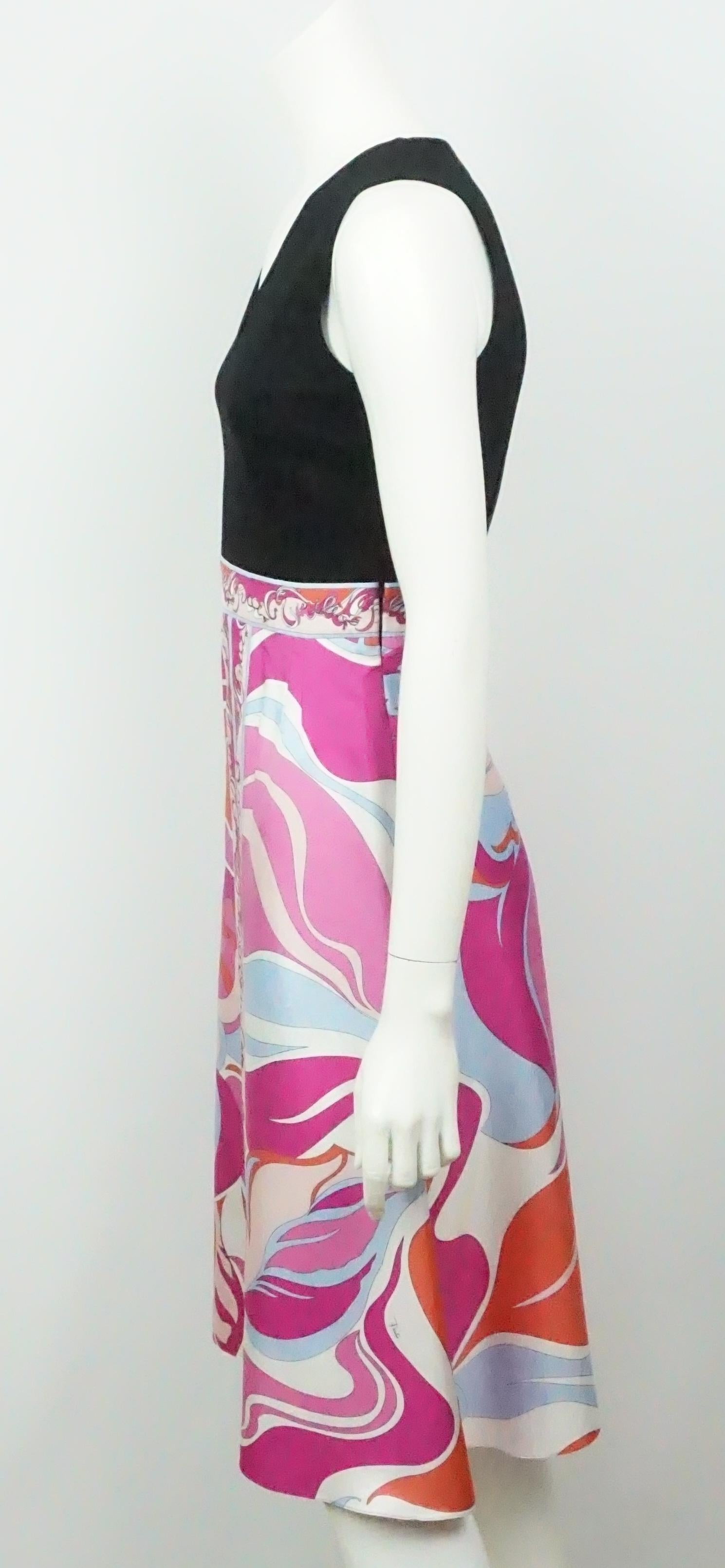 Marron Emilio Pucci - Robe sans manches en maille noire et imprimé de soie multicolore - 4 en vente