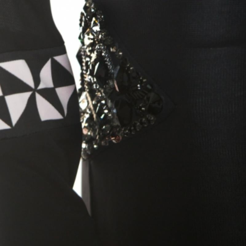 Robe fourreau Emilio Pucci dos nu en maille noire ornée de cristaux S Bon état - En vente à Dubai, Al Qouz 2