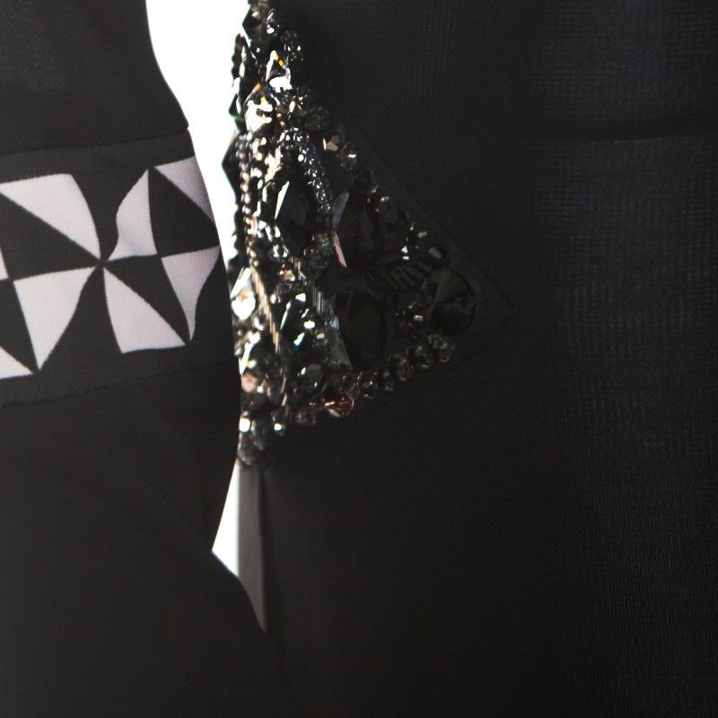 Emilio Pucci - Robe fourreau dos nu en tricot noir ornée de cristaux, taille S Bon état - En vente à Dubai, Al Qouz 2