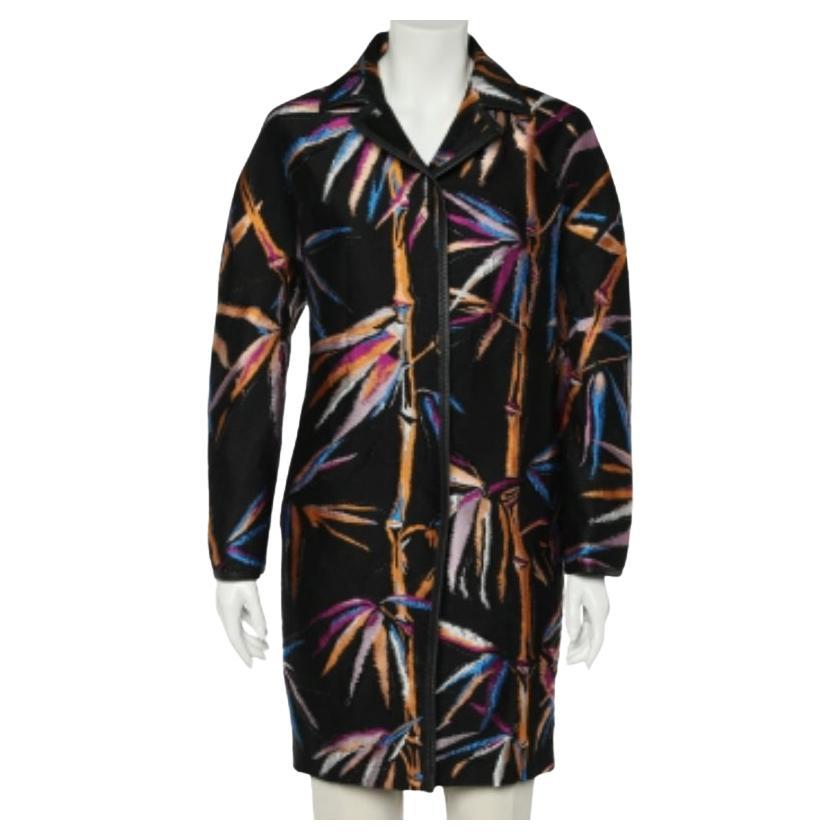 Emilio Pucci Schwarzer Blatt-Jacquard-Mantel mit Knopfleiste in Übergröße S im Angebot