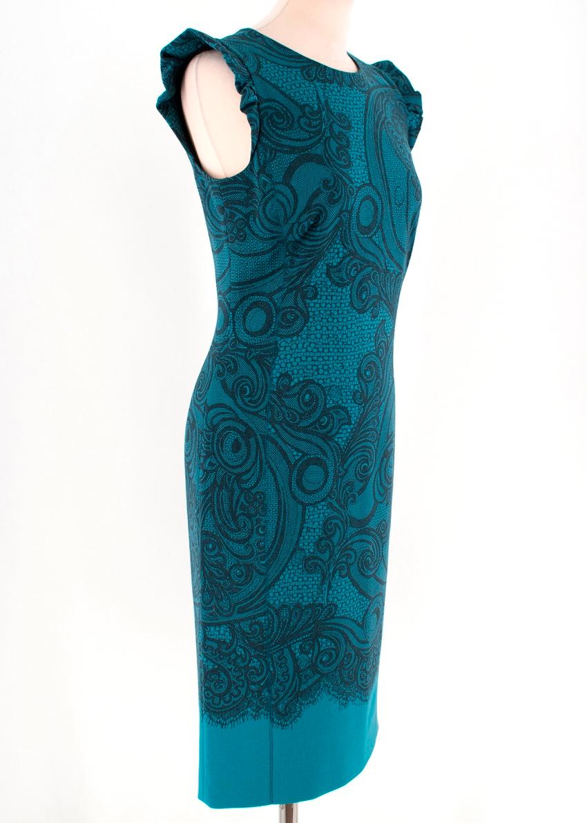 Emilio Pucci Blue Sleeveless Printed Dress

This Emilio Pucci dress features a fitted silhouette, a blue abstract pattern throughout, ruffled sleeves, and a discreet gold-toned zipper at the rear.


Material: 90% Wool, 7% Polyamide, 3% Elastane