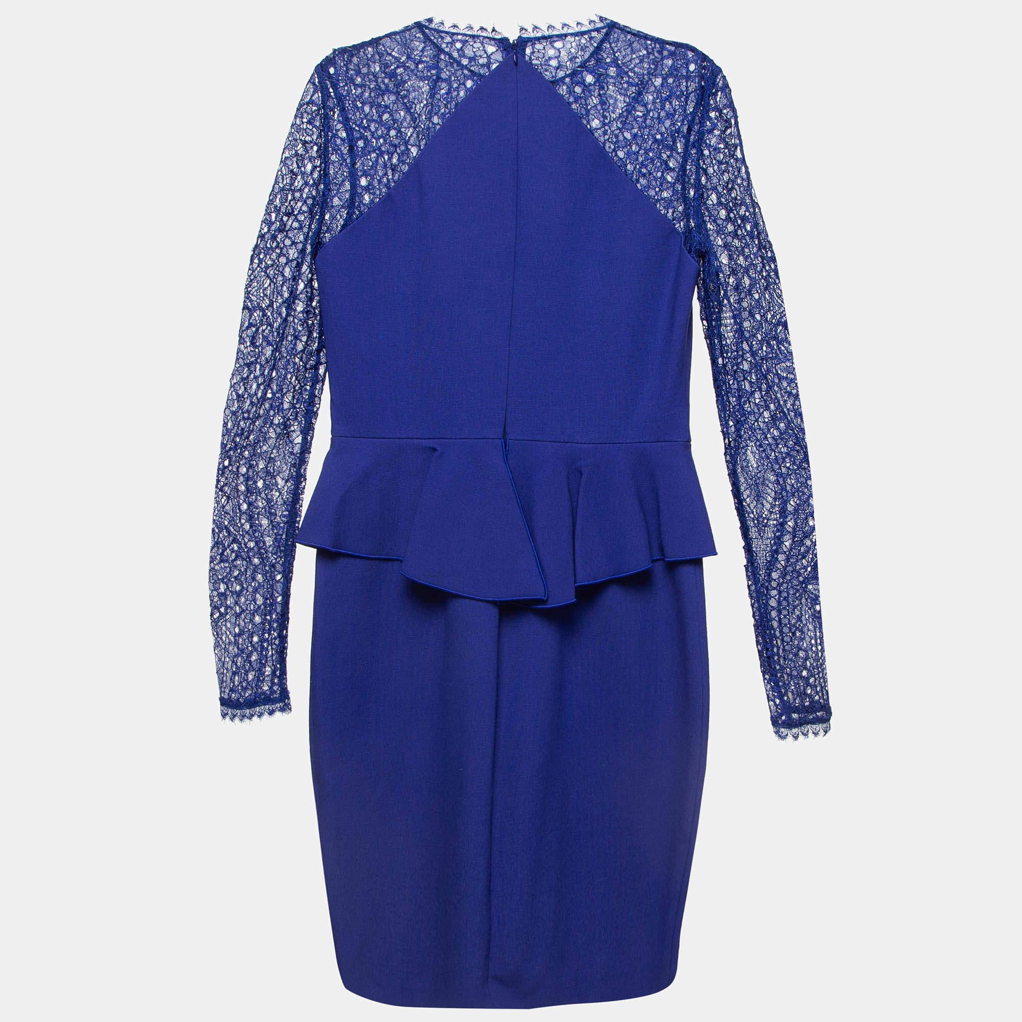 Exhibit a stylish look by wearing this beautiful designer dress. Tailored using fine fabric this dress has a chic silhouette for a framing fit. Style the creation with chic accessories and pumps.