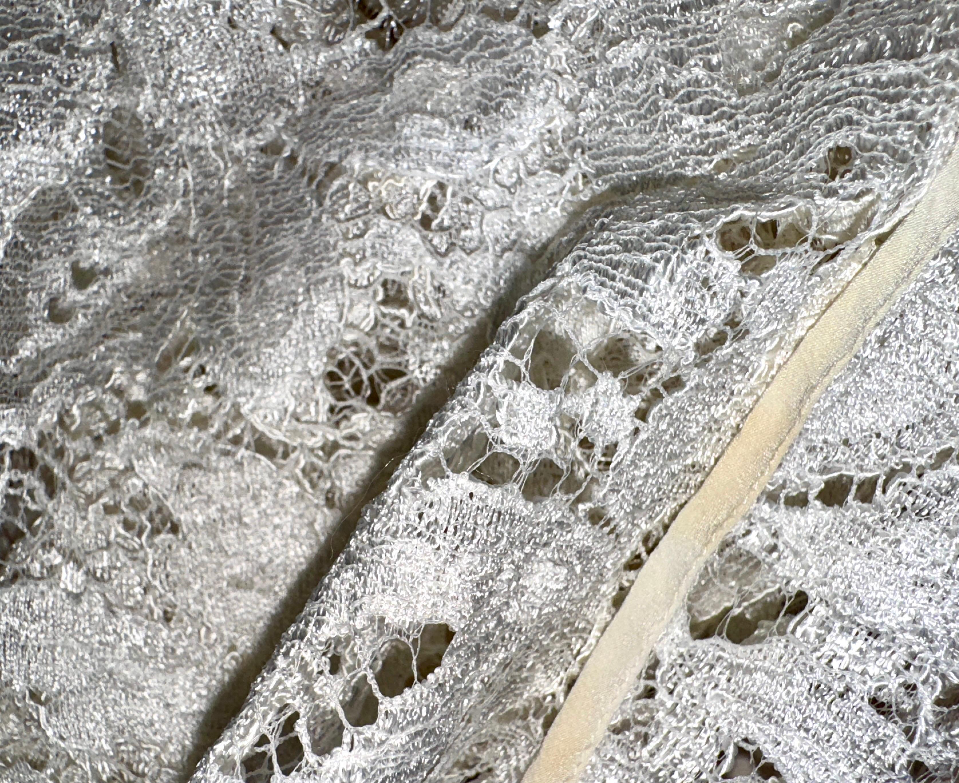 Emilio PUCCI by Peter Dundas Mini robe en dentelle ornée de pompons 38 Pour femmes en vente