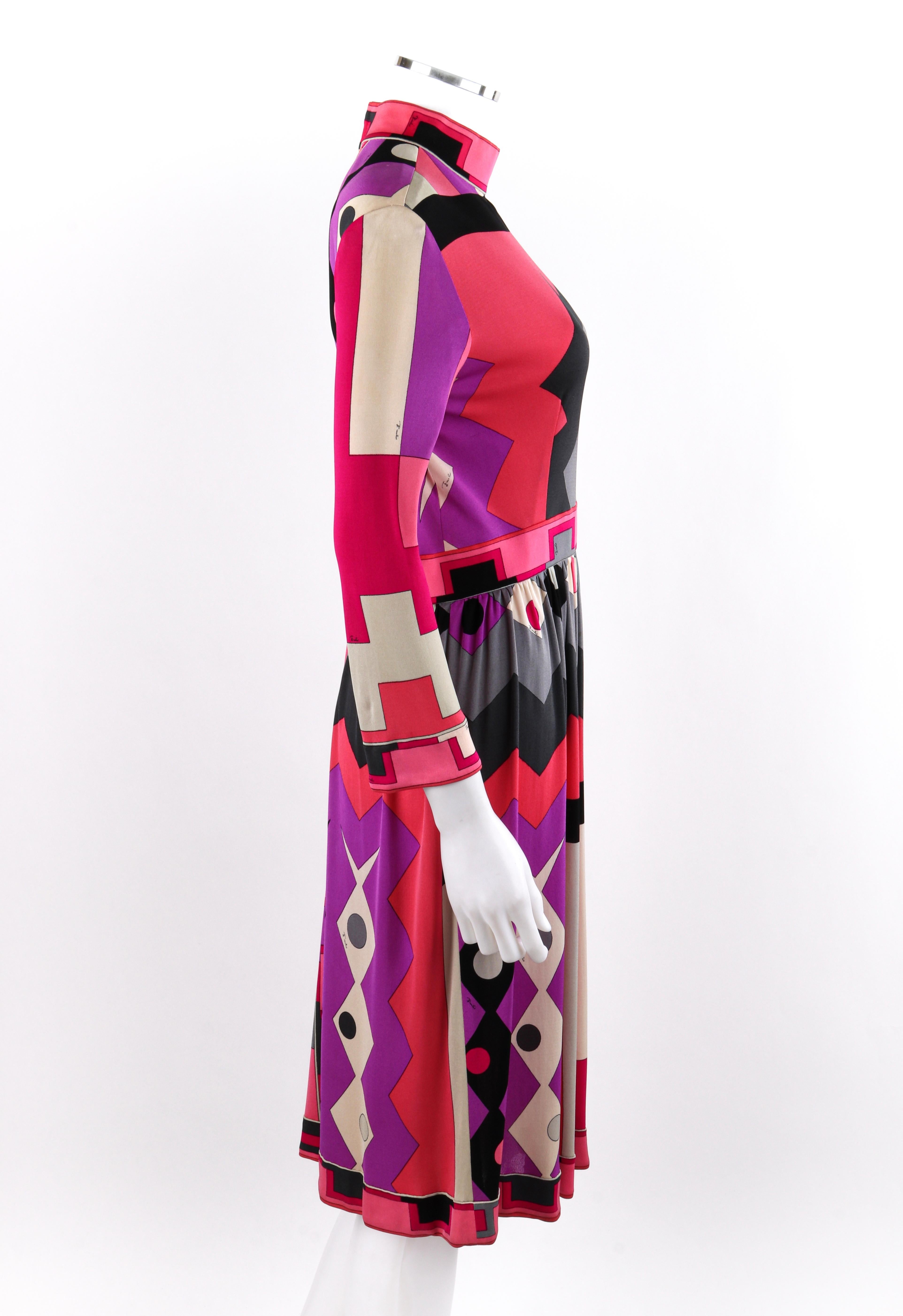 Rose EMILIO PUCCI Robe en soie ajustée et évasée à imprimé géométrique Pop Art Signature des années 1960 en vente