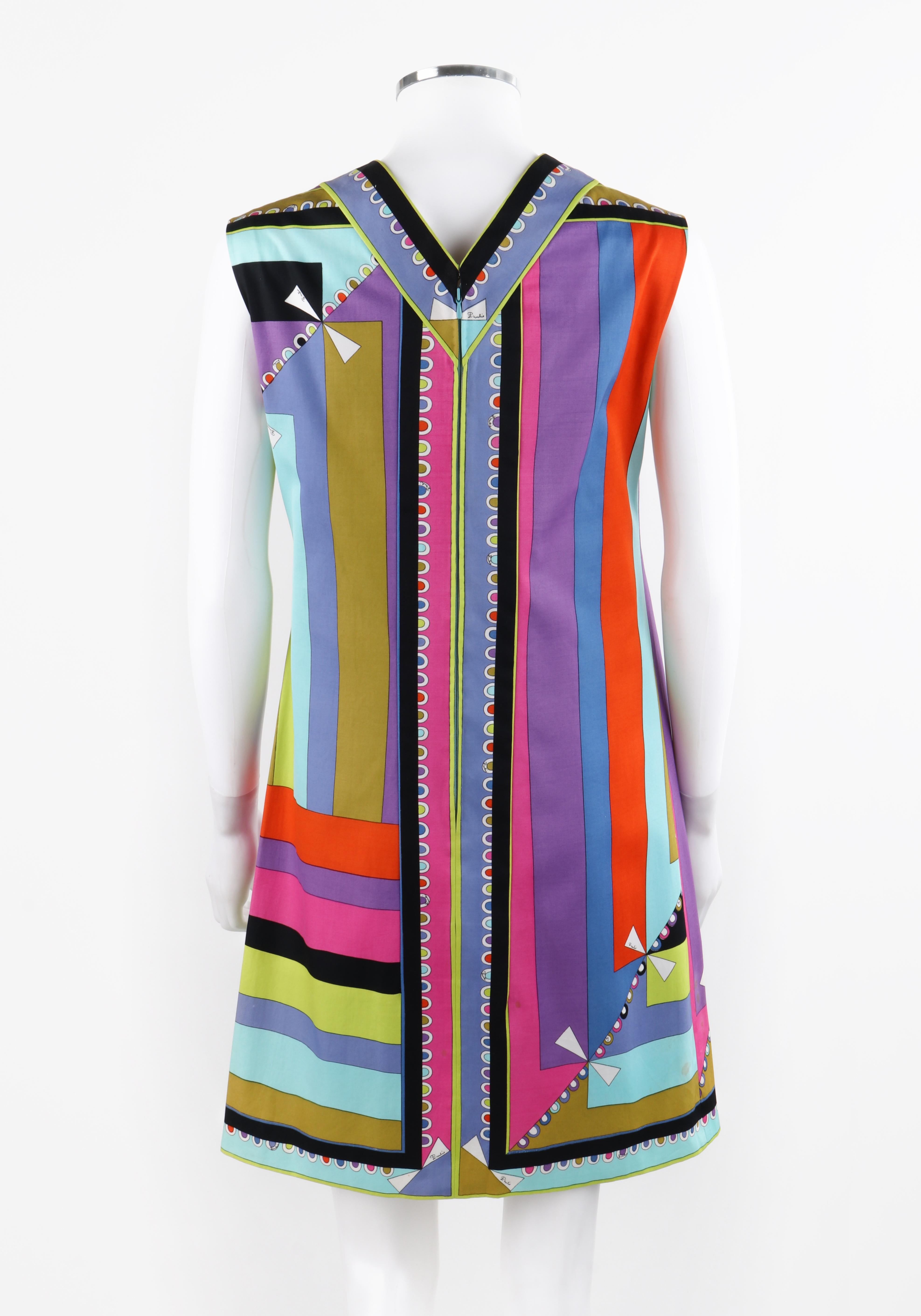 EMILIO PUCCI - Robe droite sans manches carrée imprimée « Colletti » multicolore, circa années 1960 Bon état - En vente à Thiensville, WI