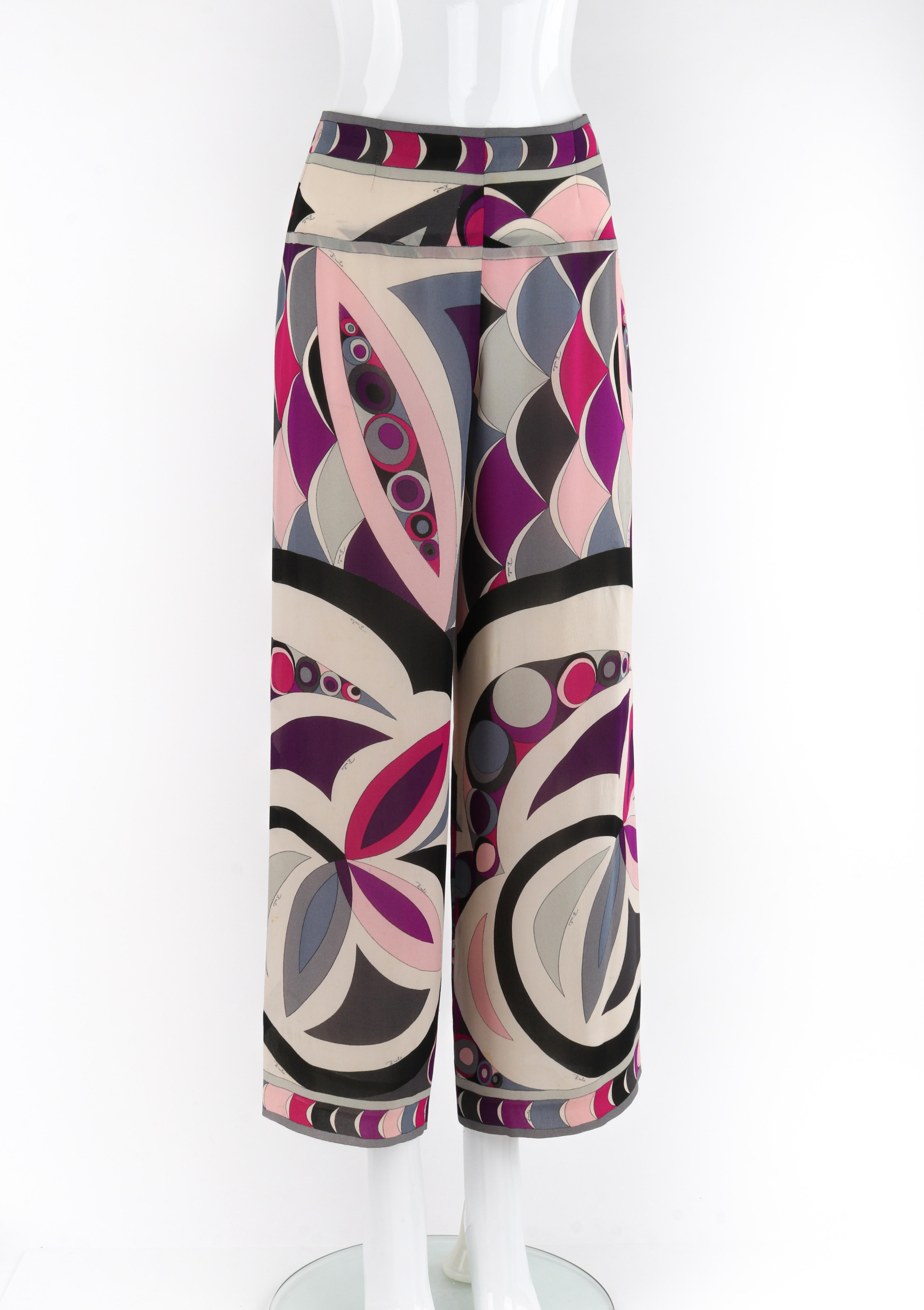 Pantalon à jambes larges Emilio Pucci en soie imprimé scripture multicolore (années 1960) Bon état - En vente à Thiensville, WI