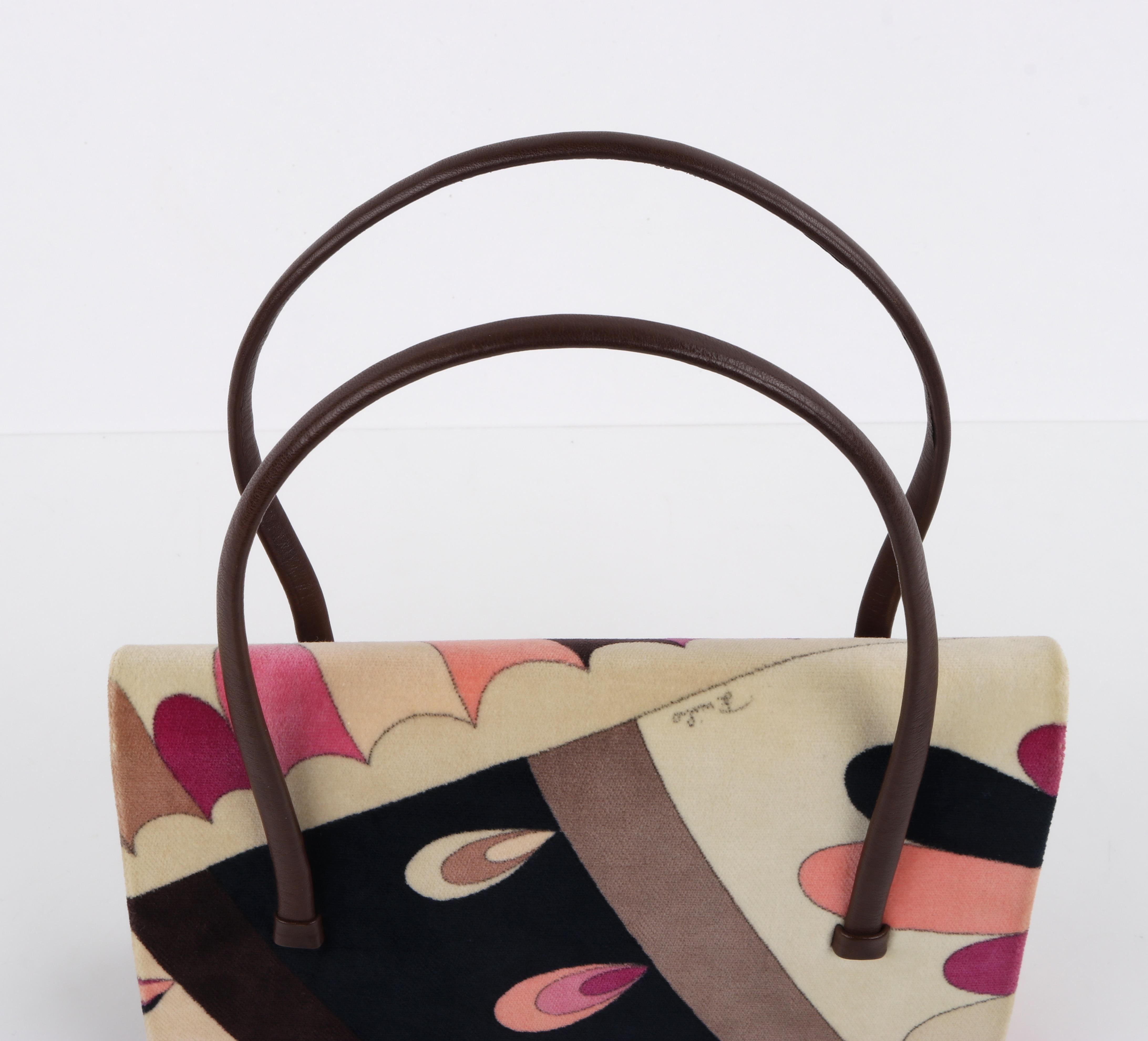 EMILIO PUCCI ca. 1960er Mehrfarbige Mini-Handtasche aus Samt mit abstraktem Druck und Henkel im Angebot 7
