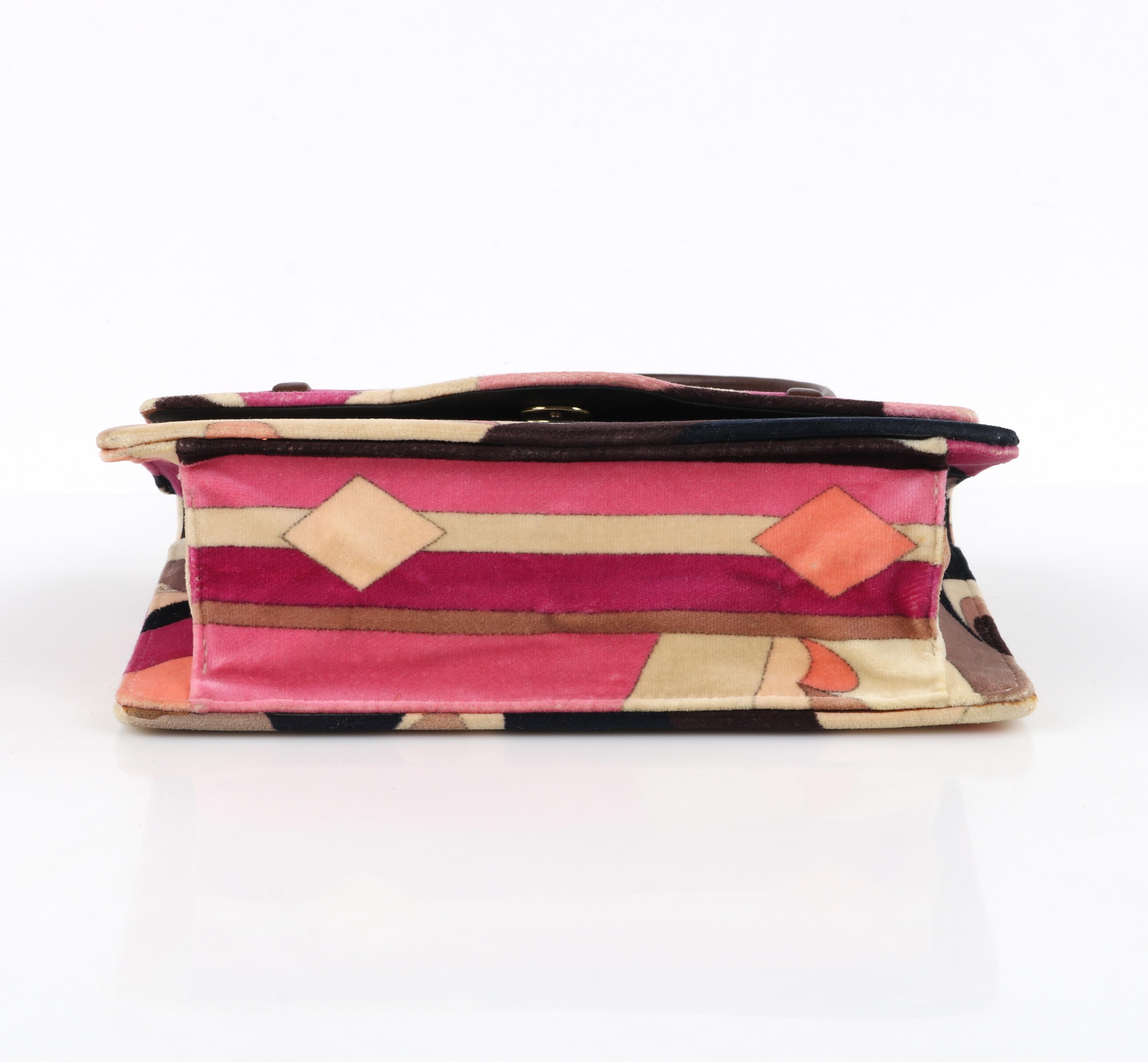 EMILIO PUCCI ca. 1960er Mehrfarbige Mini-Handtasche aus Samt mit abstraktem Druck und Henkel im Angebot 4