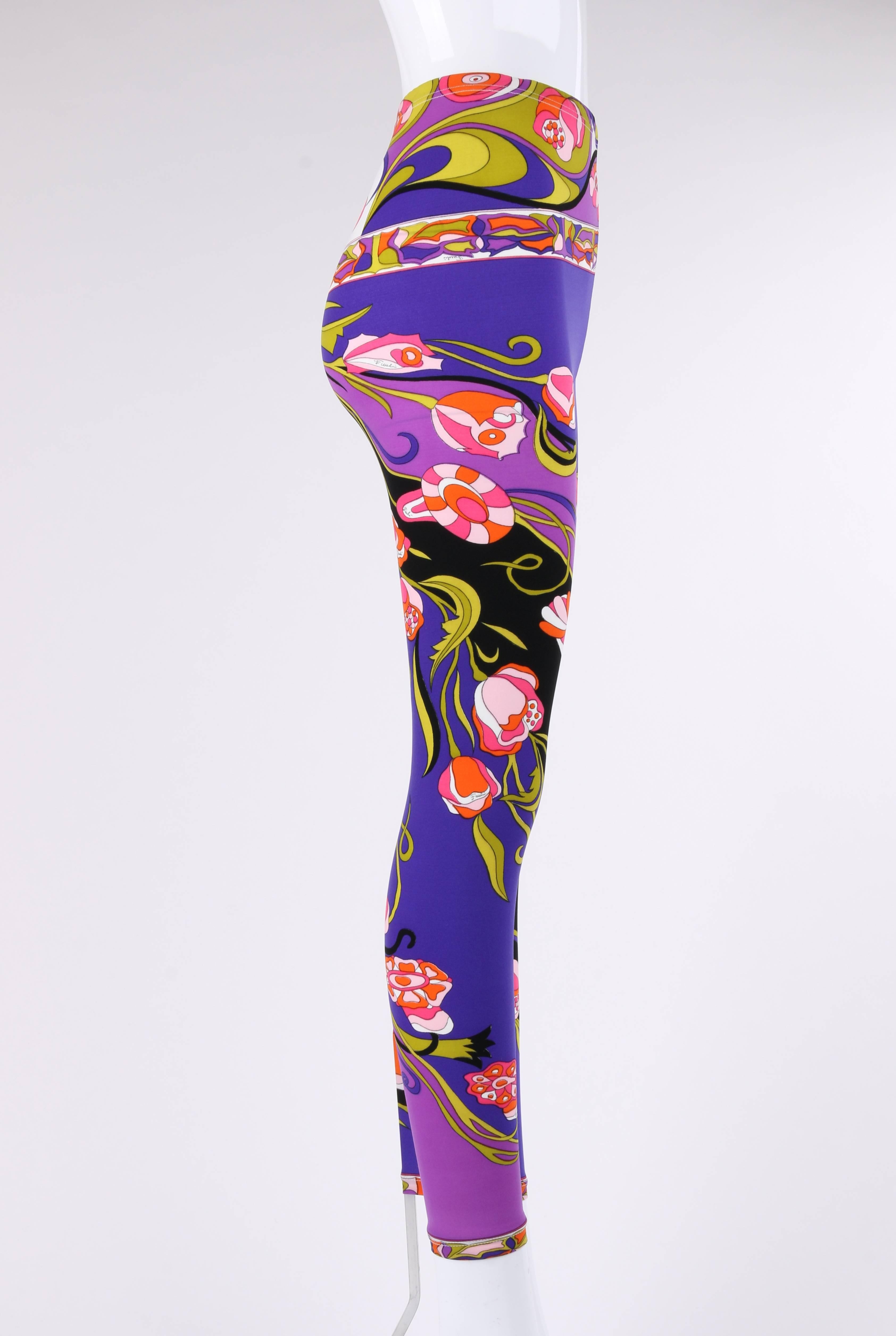 Violet Leggings courtes EMILIO PUCCI imprimées florales multicolores violettes et signatures - années 1970 en vente