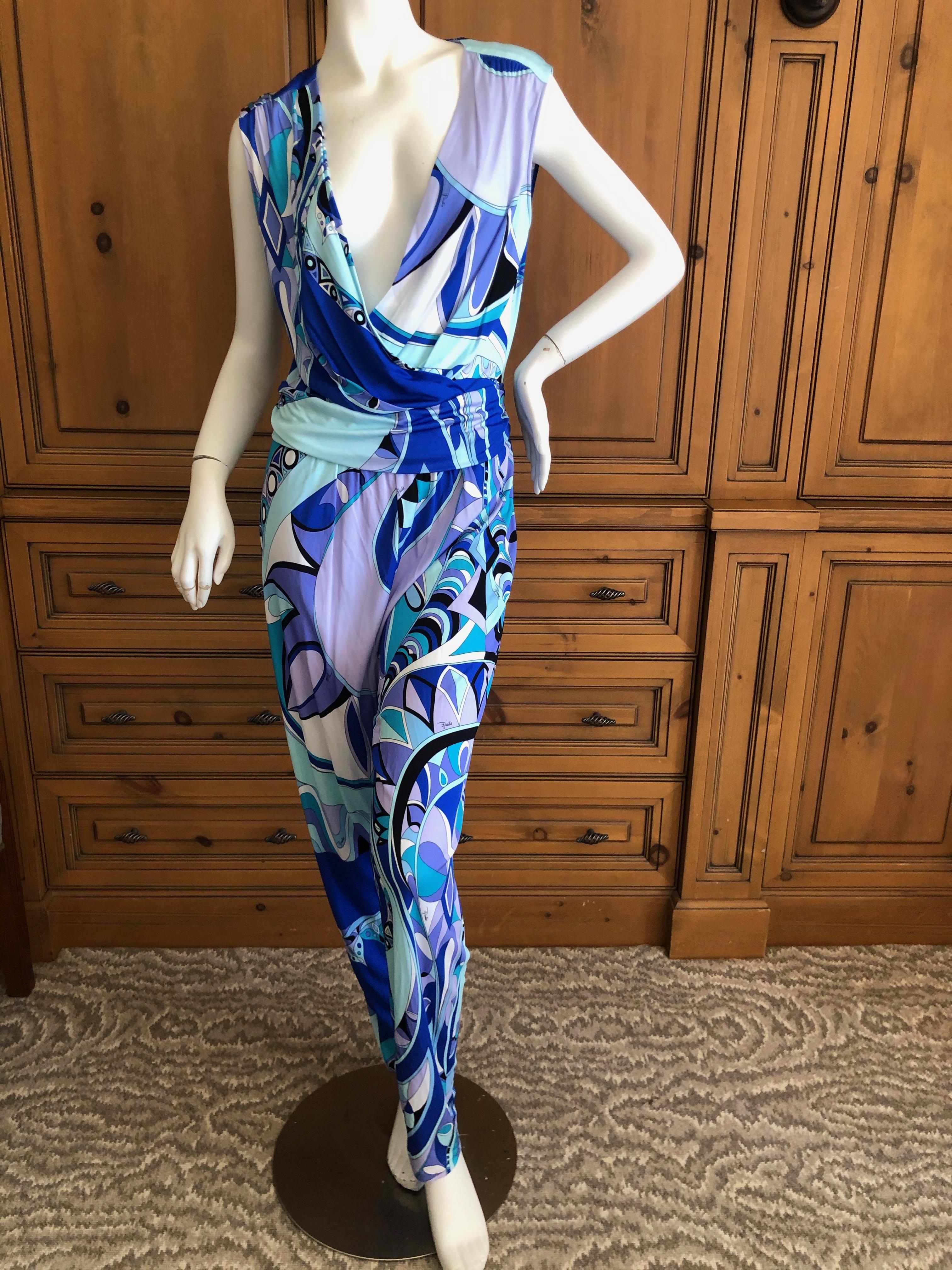 Emilio Pucci Colorful Low Cut Jumpsuit
This is so much prettier in person.
Size 42
Bust 40