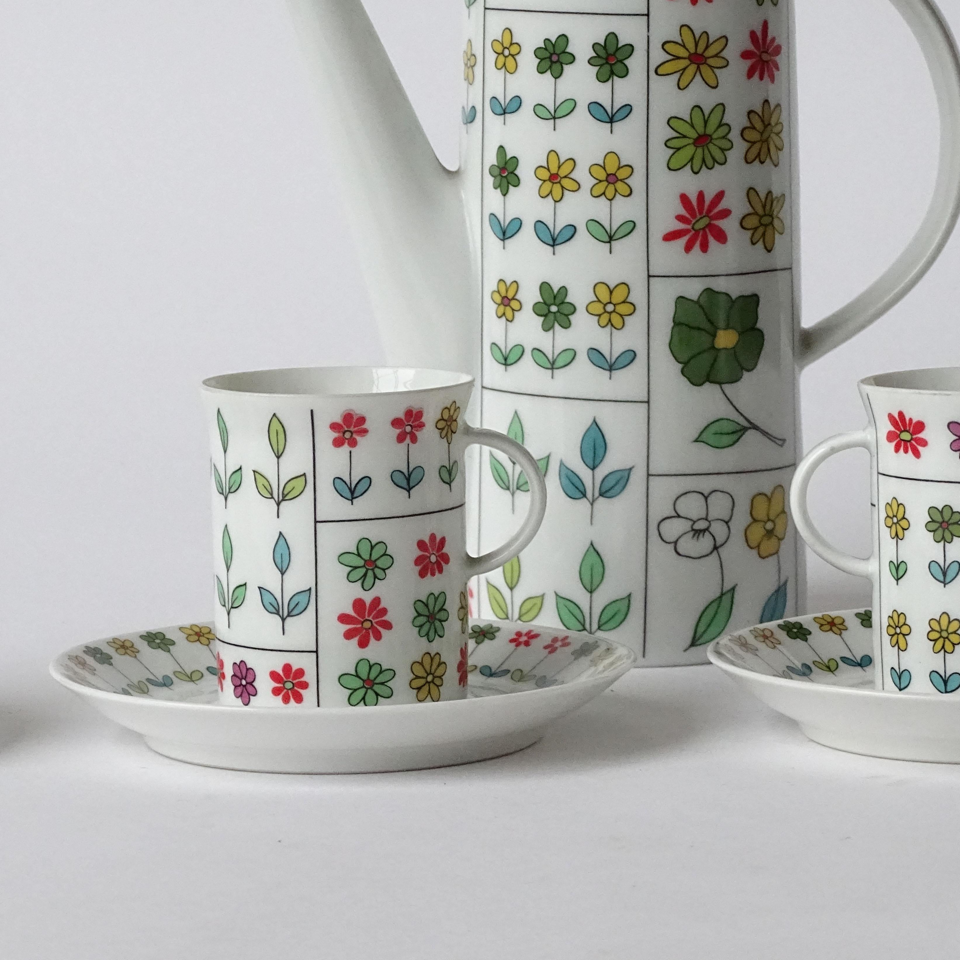 Espléndido Juego de Ocho Tazas de Café y Platos y Cafetera Floral Serie Piemonte de Emilio Pucci para Rosenthal, Alemania Años 60