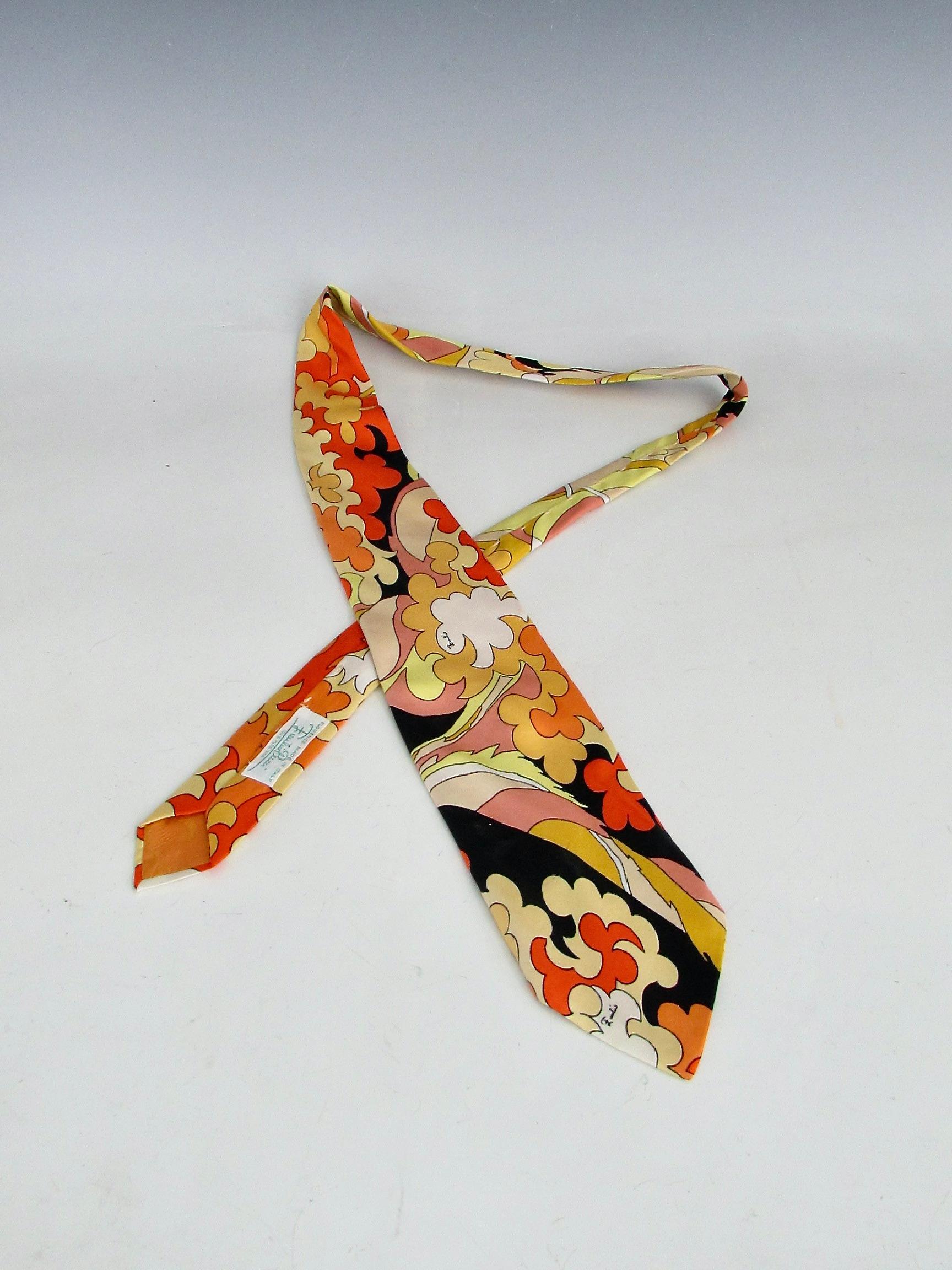 Postmoderne Emilio Pucci Florence Italie cravate en soie de l'époque Memphis pour Saks Fifth Avenue en vente